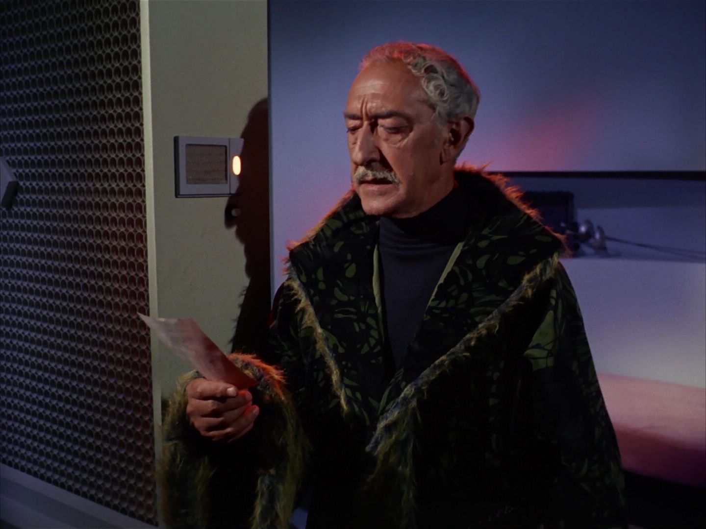 ariane179254_StarTrek_1x13_TheConscienceOfTheKing_2374.jpg