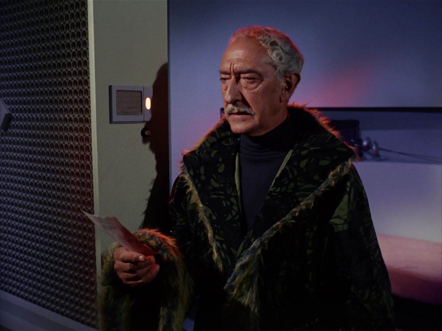 ariane179254_StarTrek_1x13_TheConscienceOfTheKing_2378.jpg