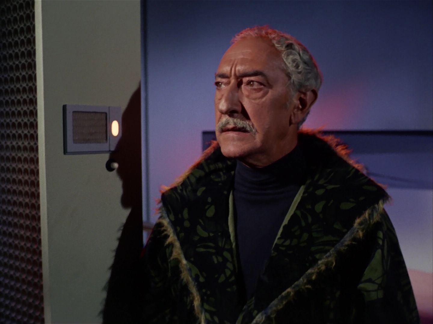 ariane179254_StarTrek_1x13_TheConscienceOfTheKing_2382.jpg