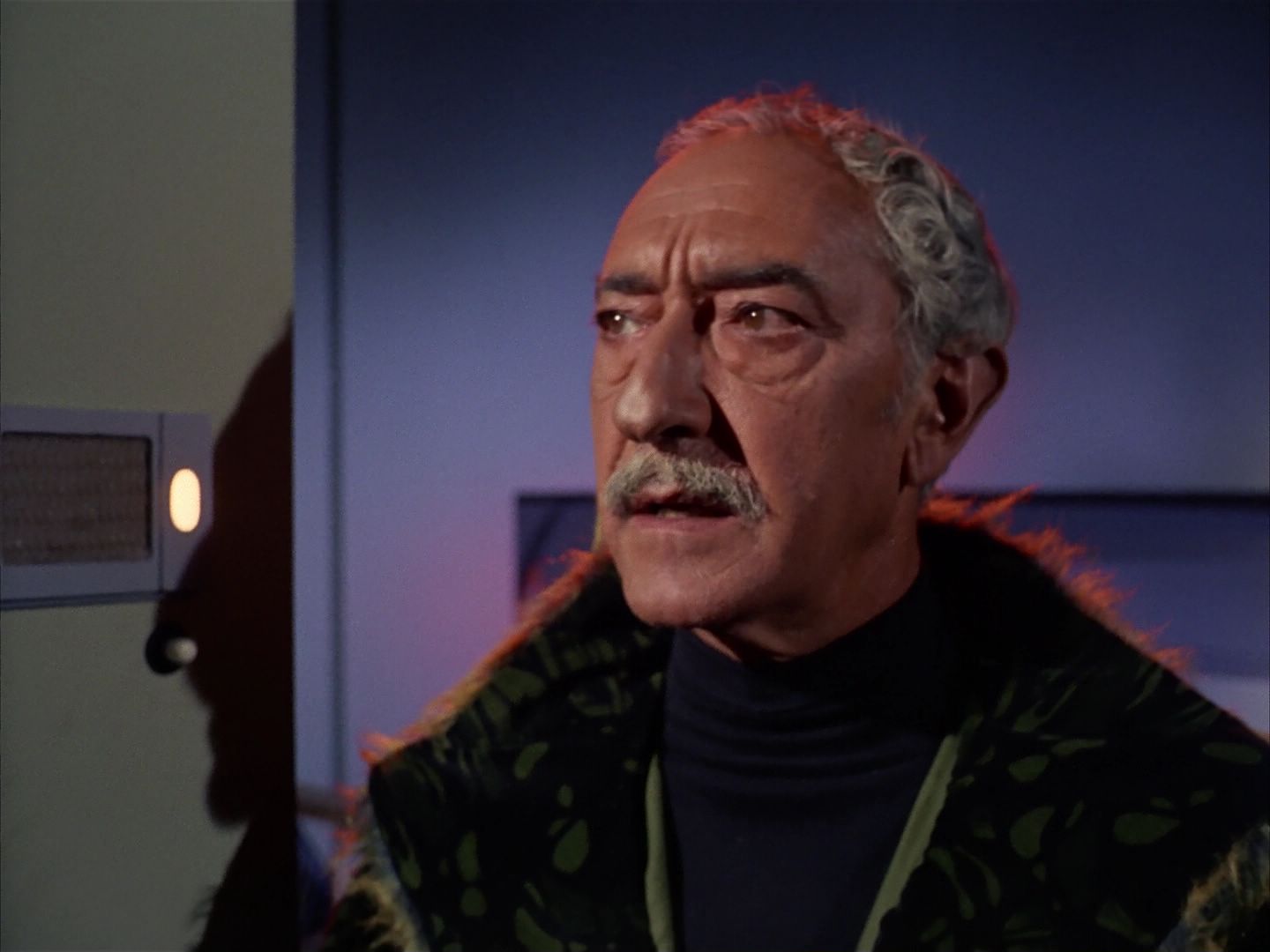 ariane179254_StarTrek_1x13_TheConscienceOfTheKing_2384.jpg