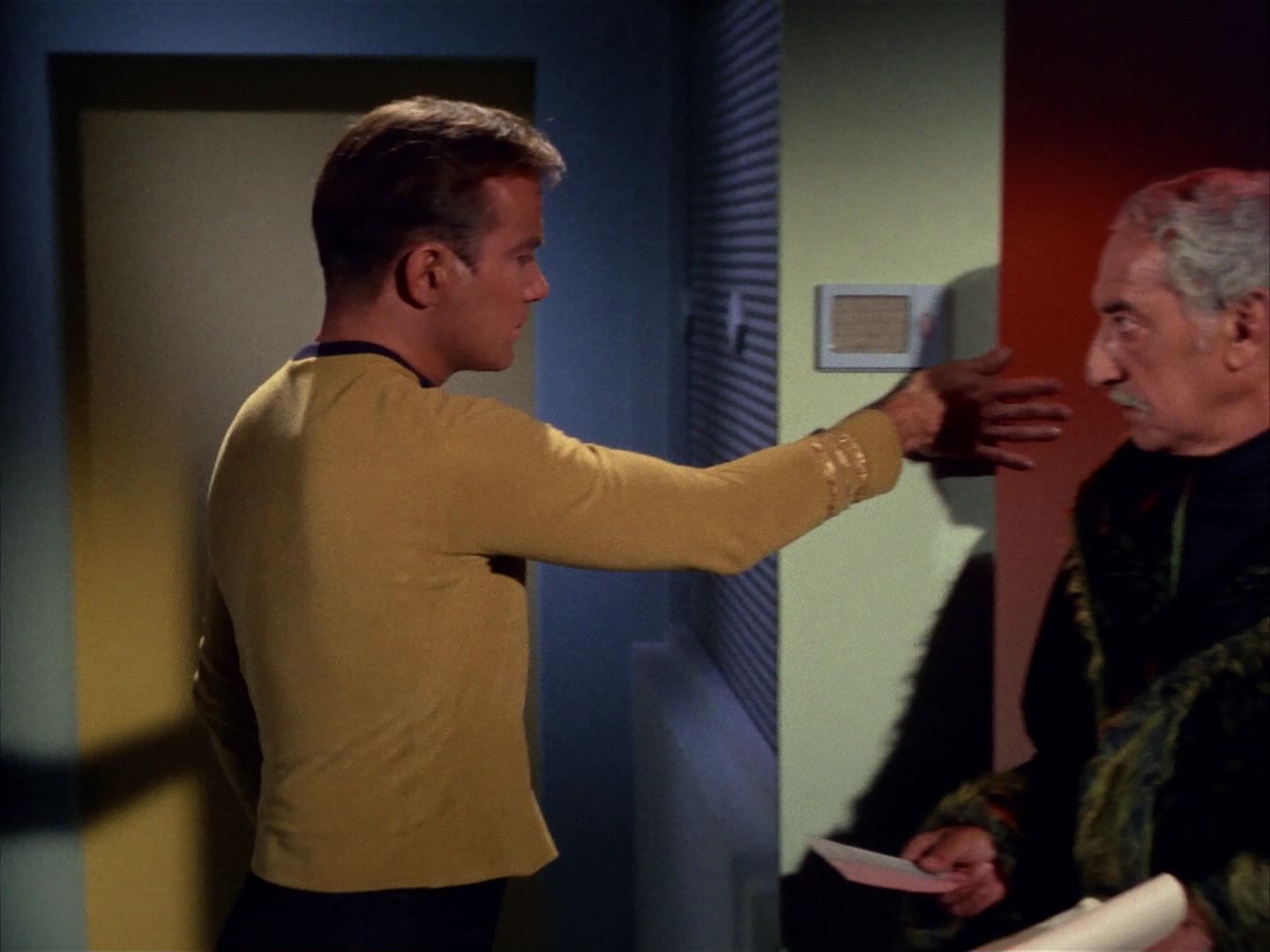 ariane179254_StarTrek_1x13_TheConscienceOfTheKing_2404.jpg