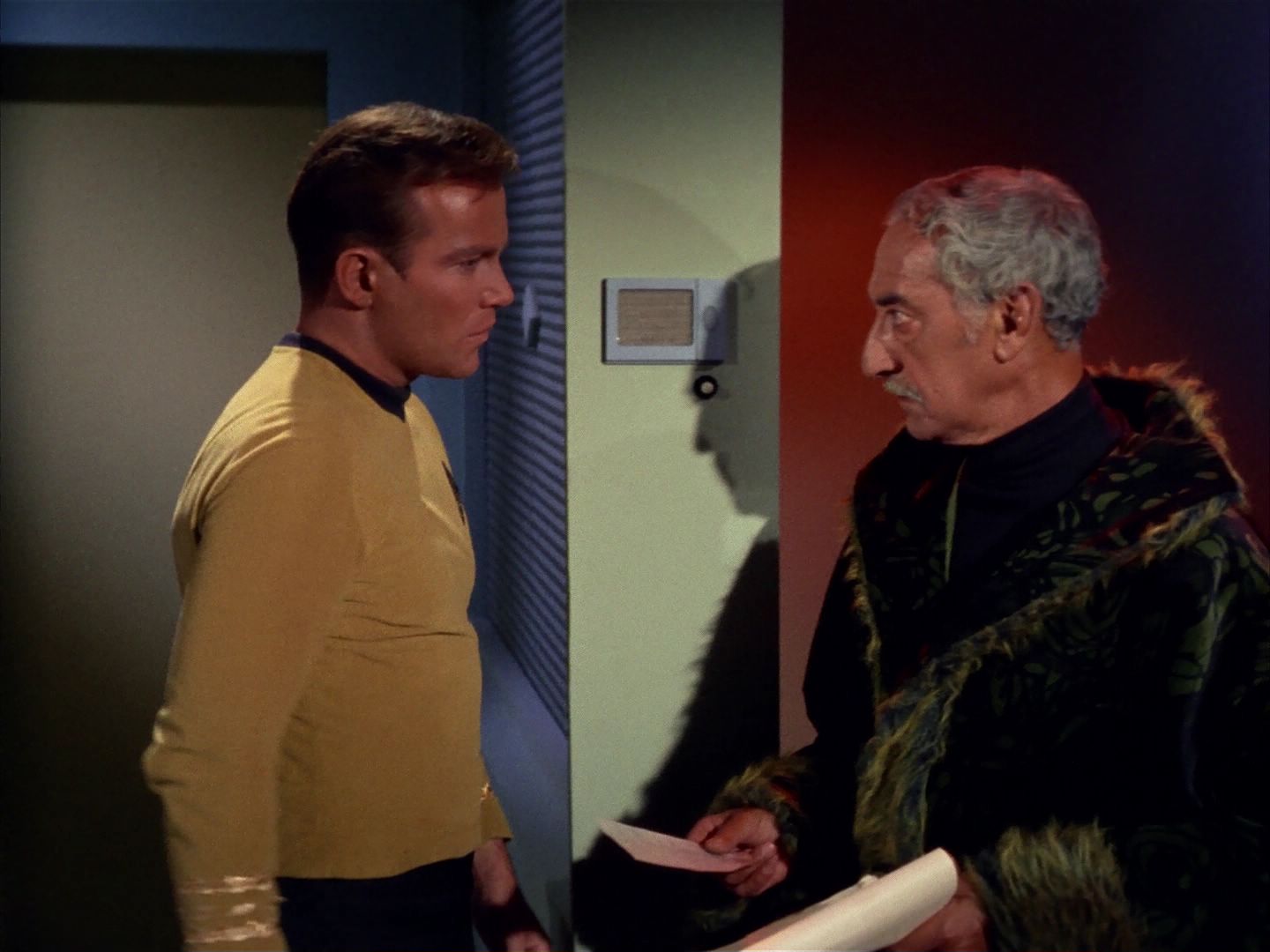 ariane179254_StarTrek_1x13_TheConscienceOfTheKing_2405.jpg