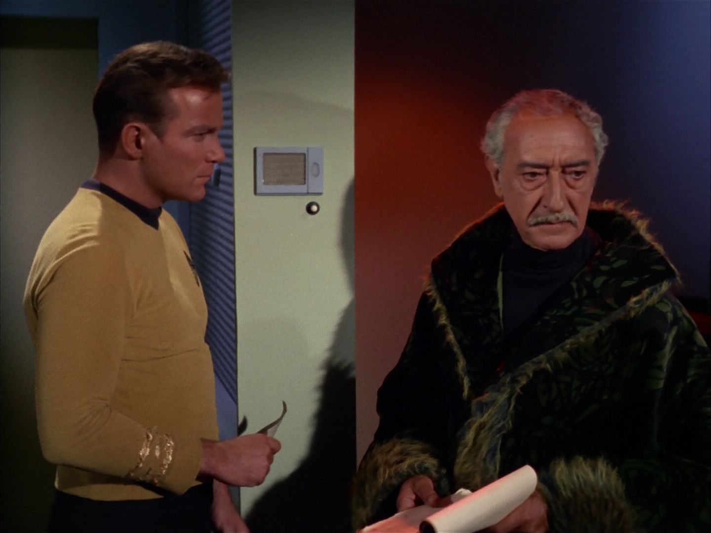 ariane179254_StarTrek_1x13_TheConscienceOfTheKing_2441.jpg