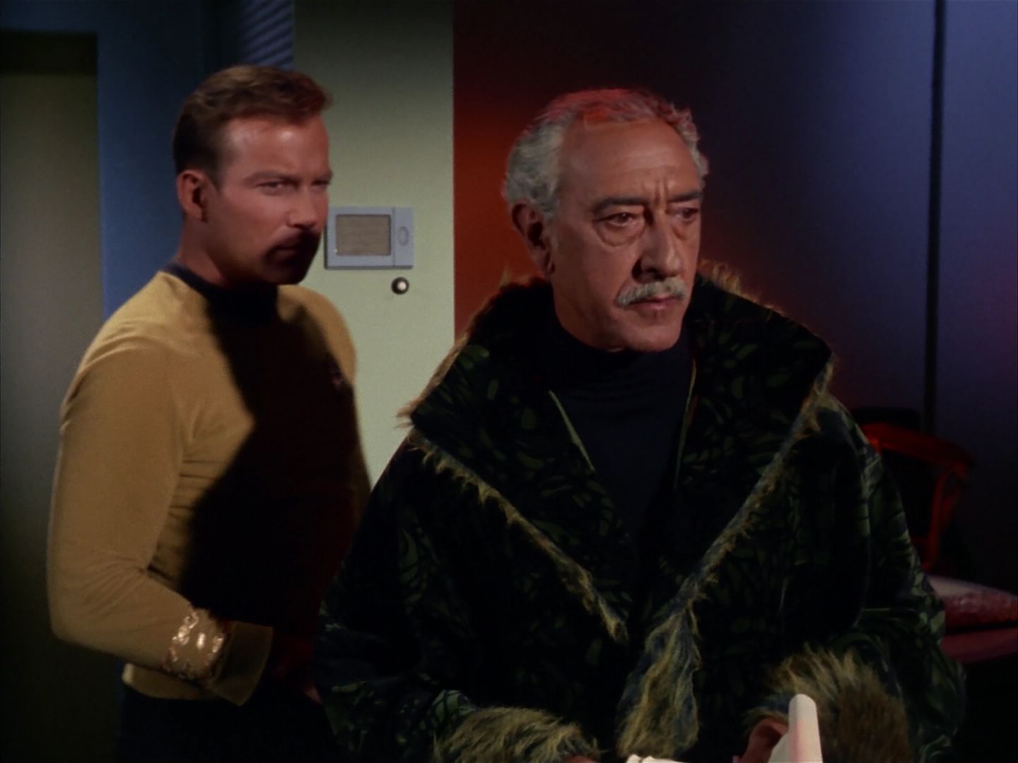 ariane179254_StarTrek_1x13_TheConscienceOfTheKing_2444.jpg