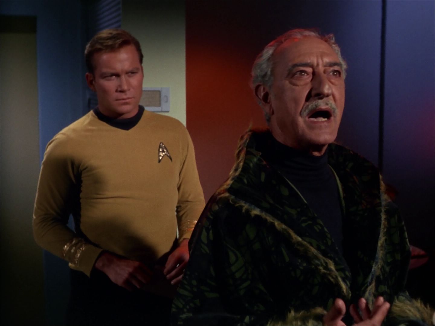 ariane179254_StarTrek_1x13_TheConscienceOfTheKing_2447.jpg