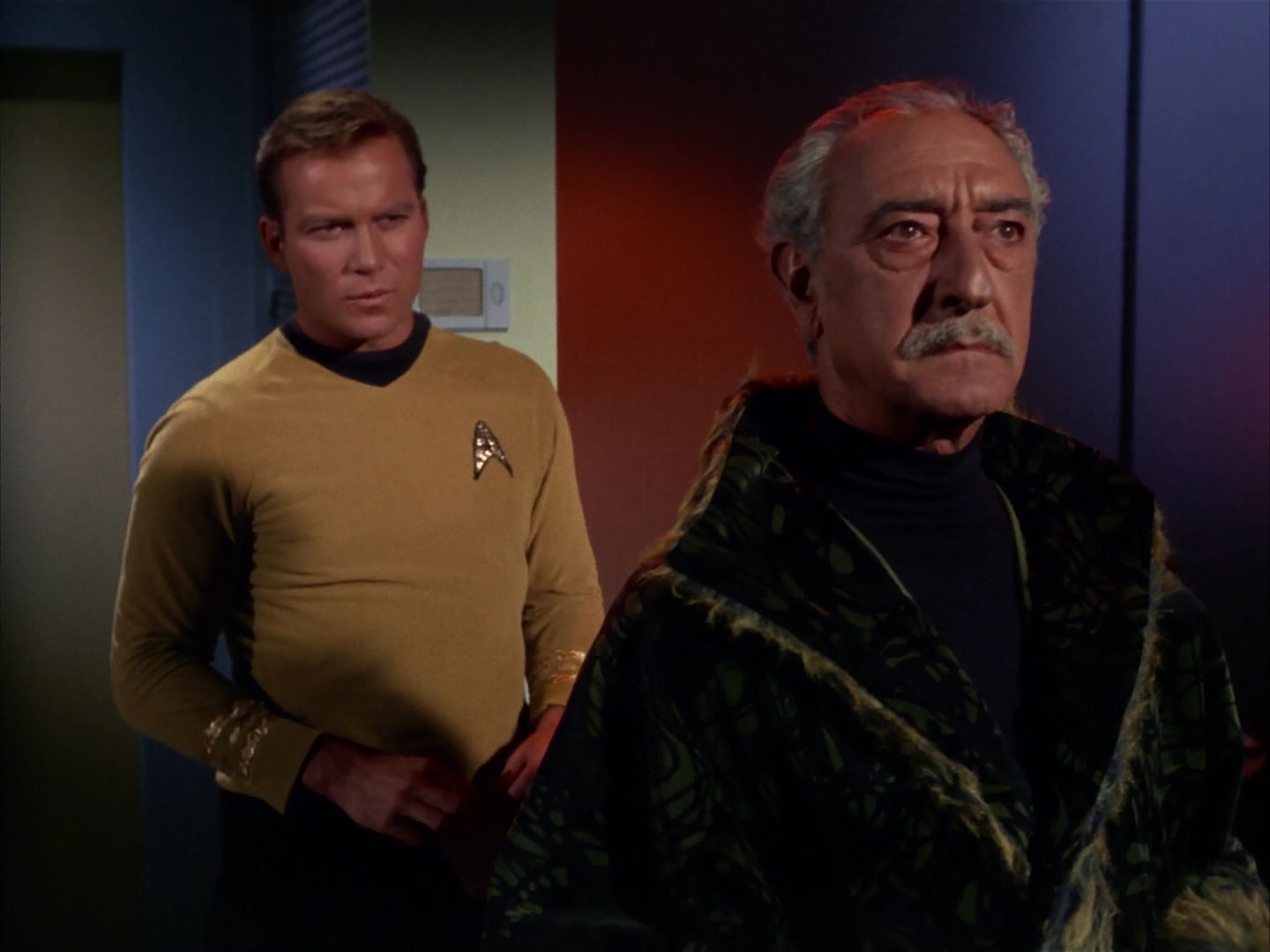 ariane179254_StarTrek_1x13_TheConscienceOfTheKing_2453.jpg