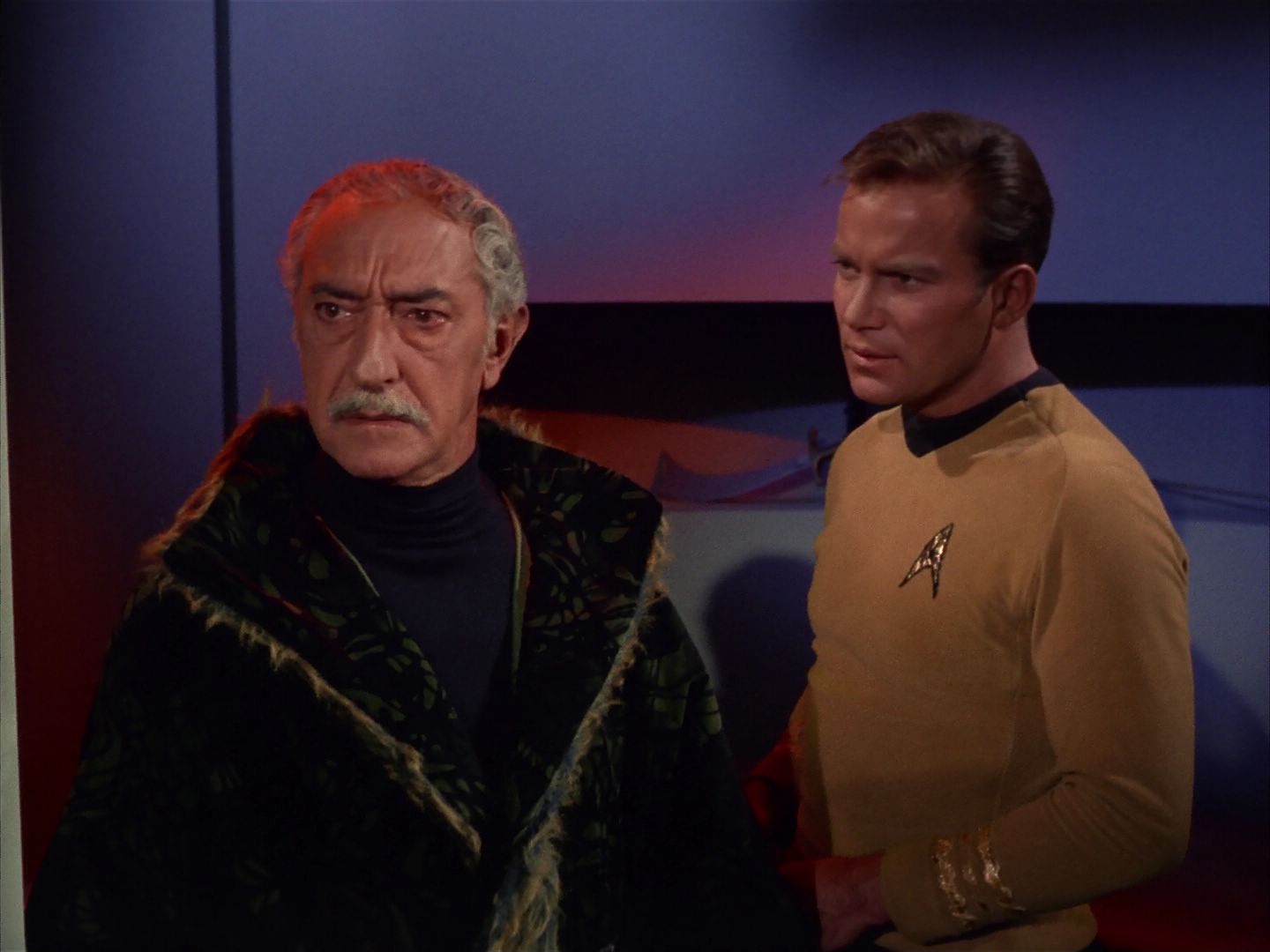 ariane179254_StarTrek_1x13_TheConscienceOfTheKing_2532.jpg