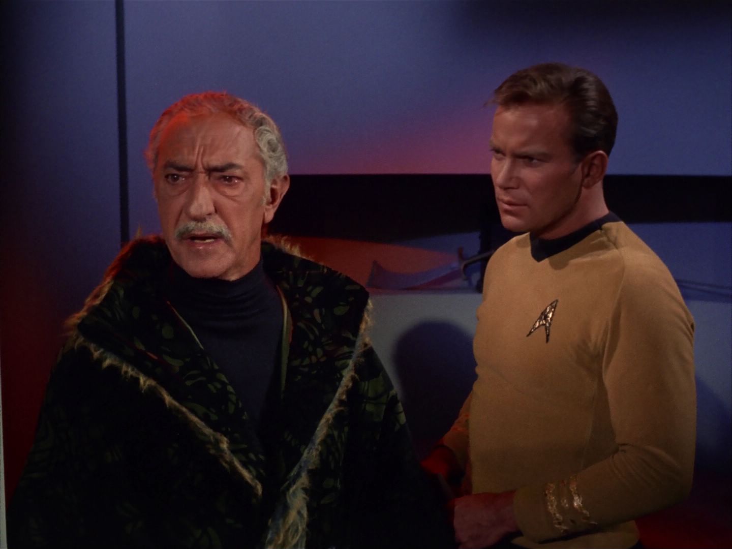 ariane179254_StarTrek_1x13_TheConscienceOfTheKing_2544.jpg