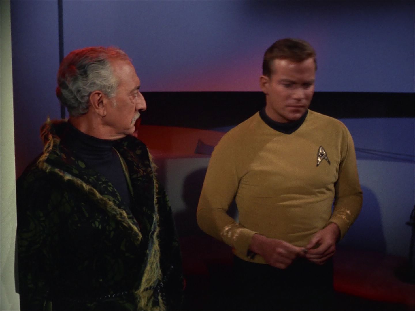 ariane179254_StarTrek_1x13_TheConscienceOfTheKing_2595.jpg