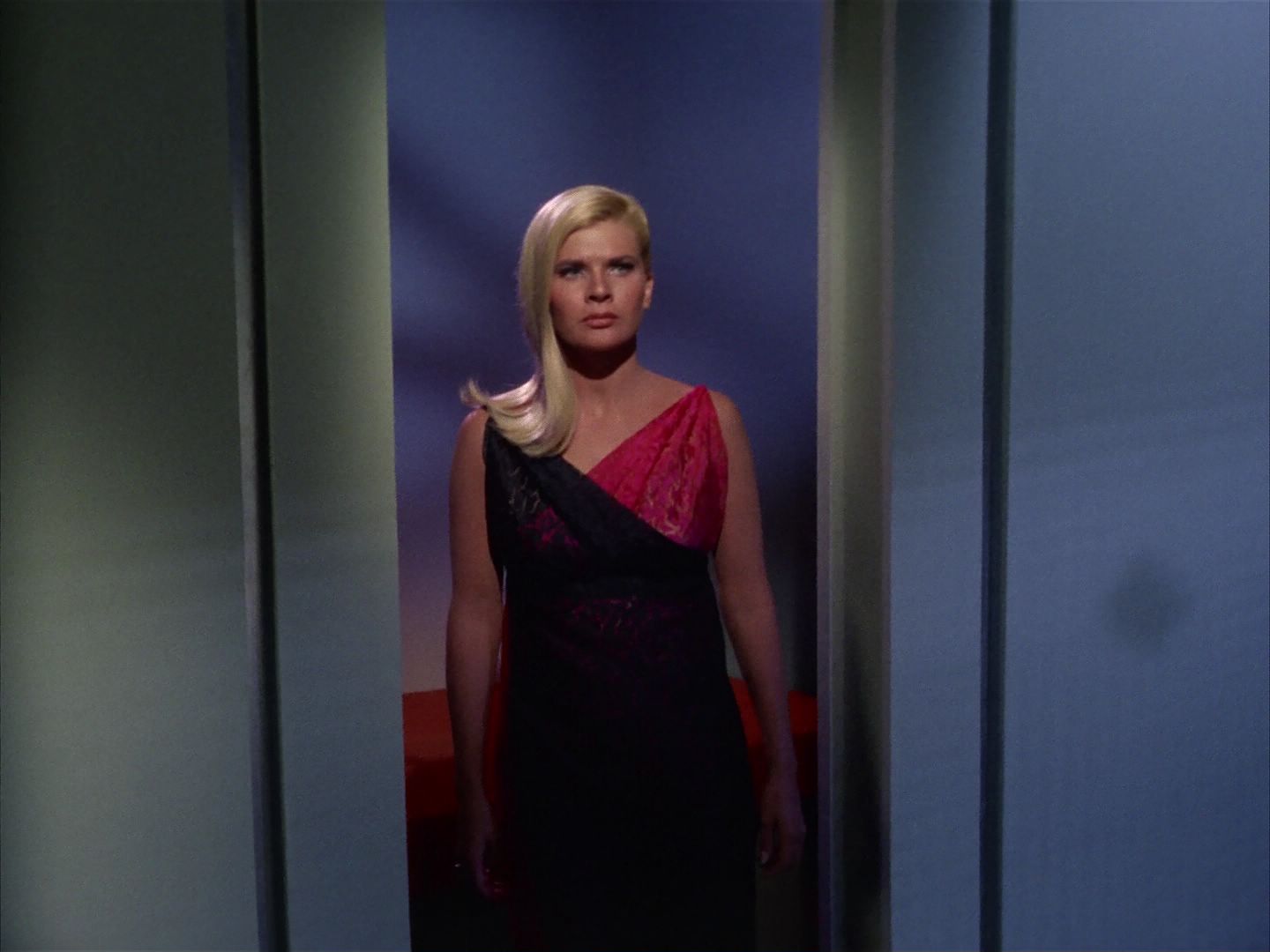 ariane179254_StarTrek_1x13_TheConscienceOfTheKing_2600.jpg