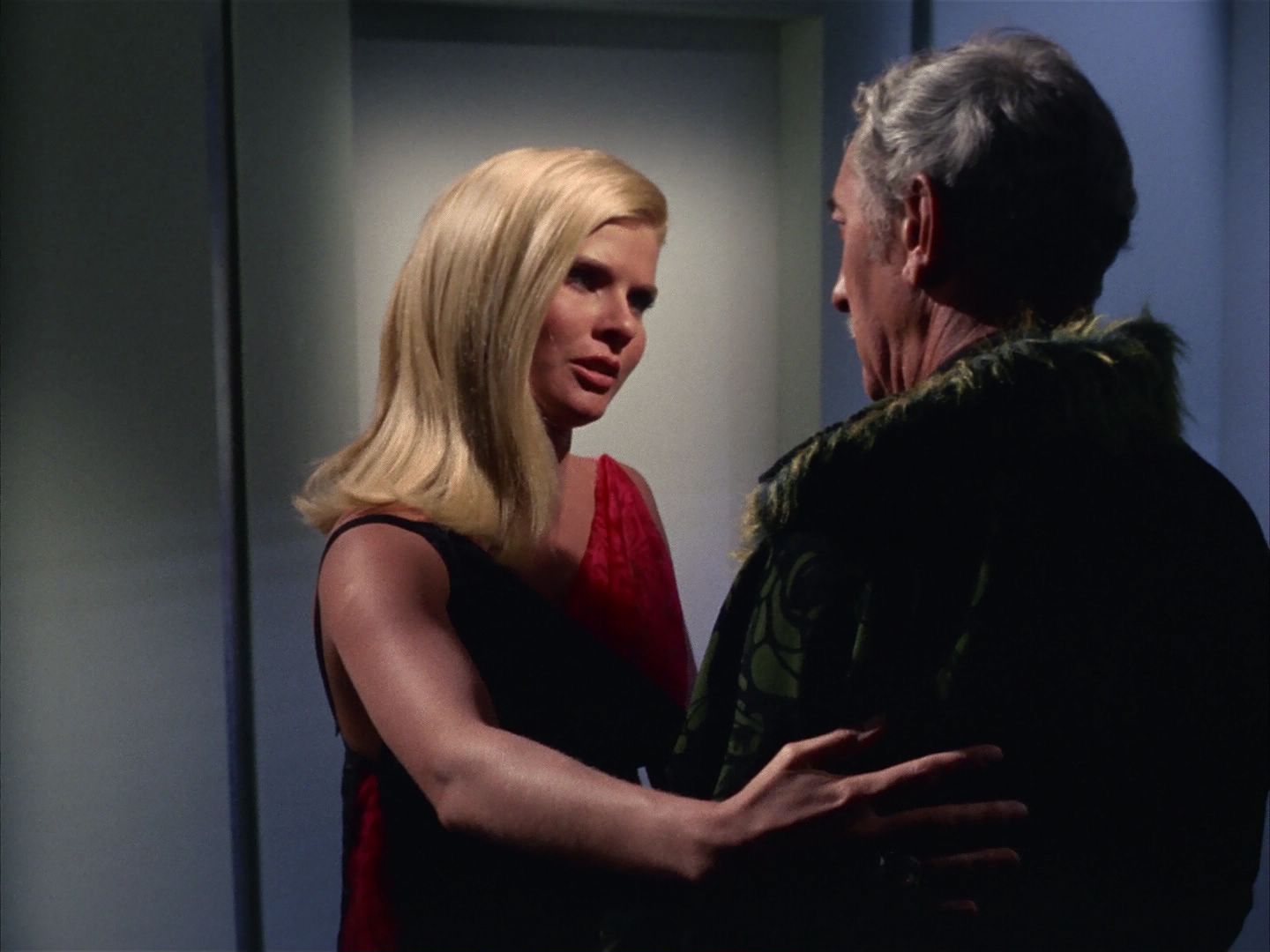 ariane179254_StarTrek_1x13_TheConscienceOfTheKing_2606.jpg