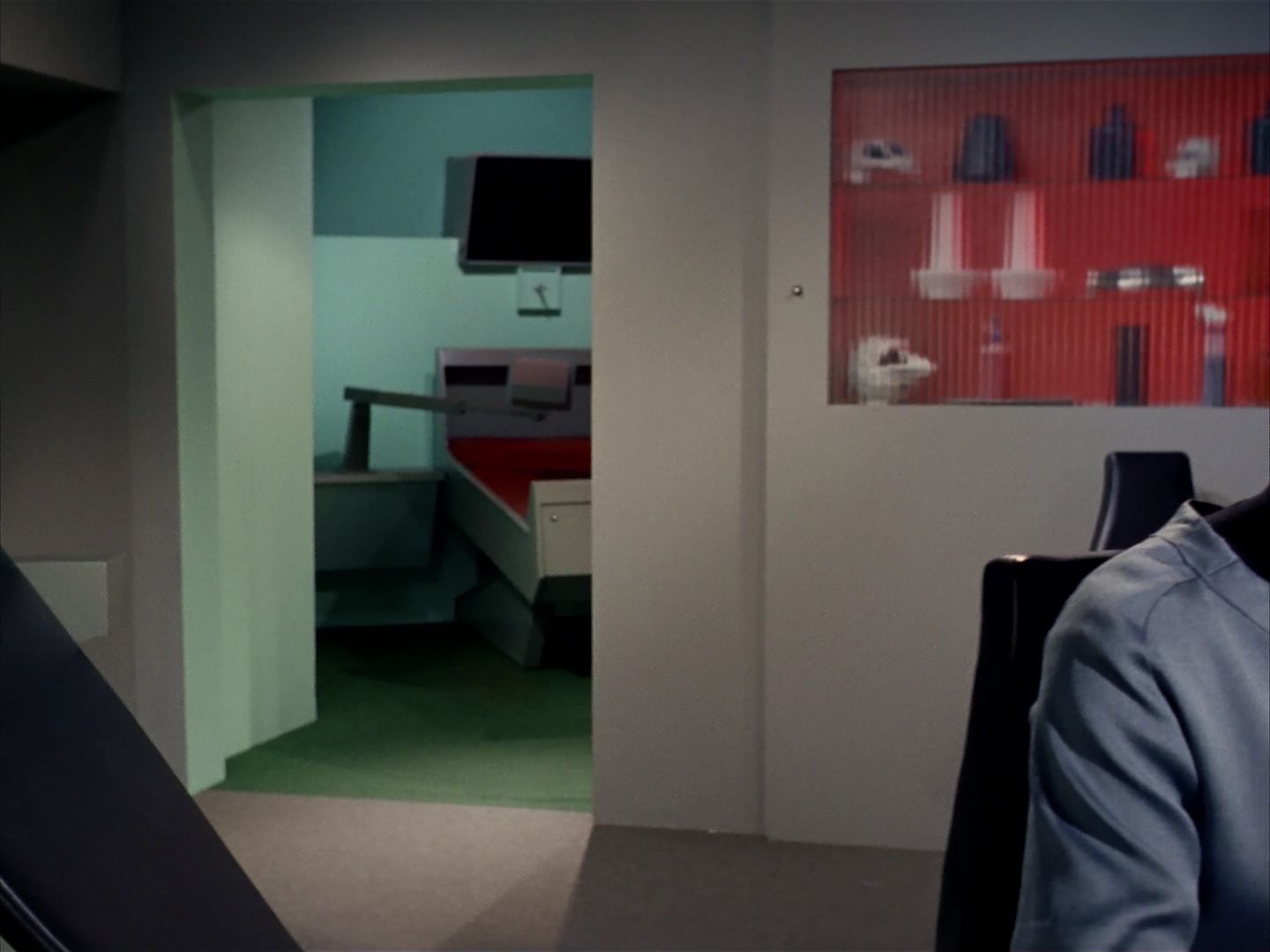 ariane179254_StarTrek_1x13_TheConscienceOfTheKing_2721.jpg