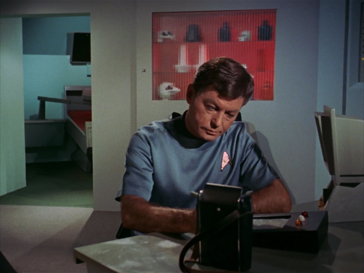 ariane179254_StarTrek_1x13_TheConscienceOfTheKing_2737.jpg
