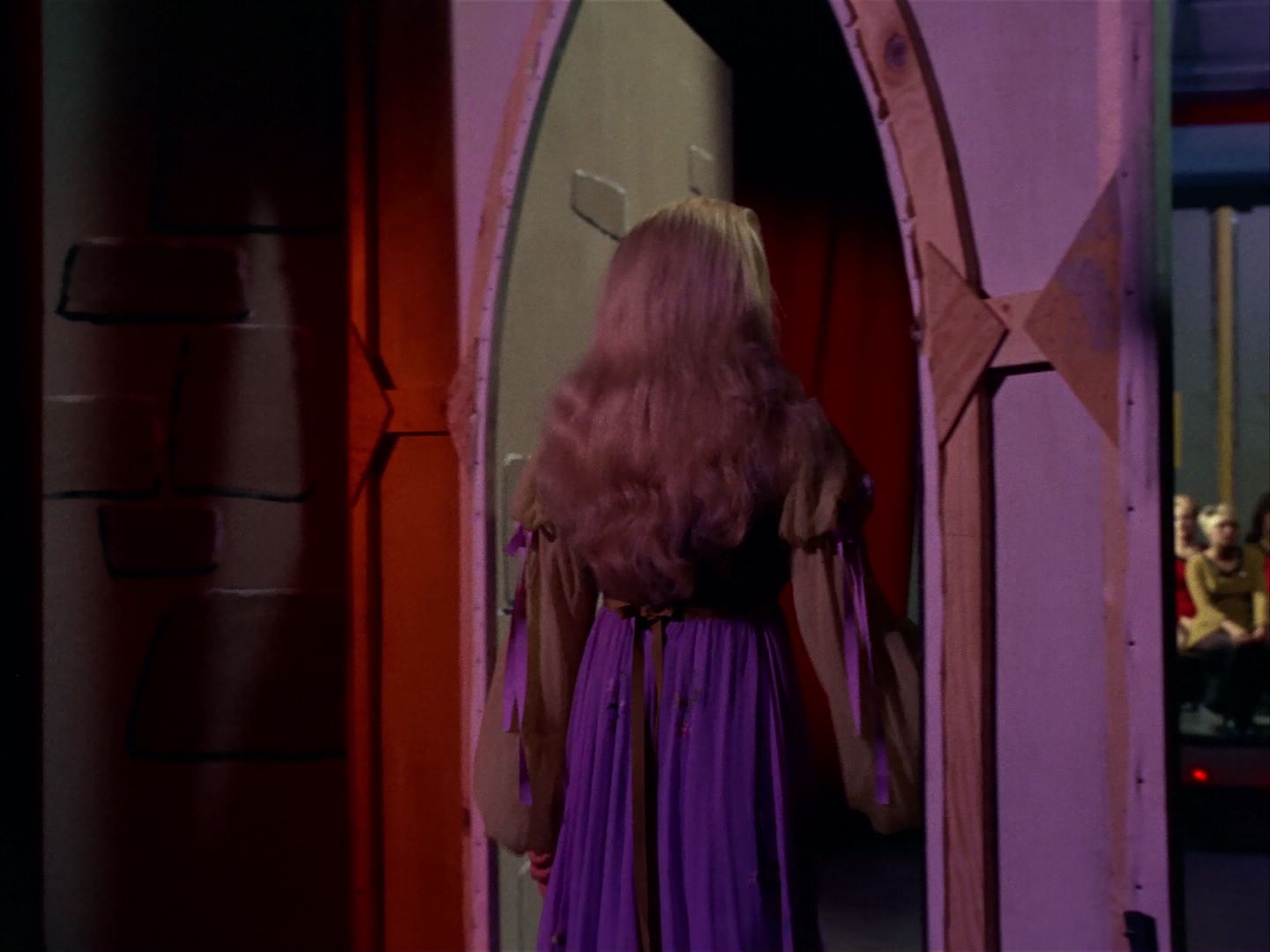 ariane179254_StarTrek_1x13_TheConscienceOfTheKing_2756.jpg