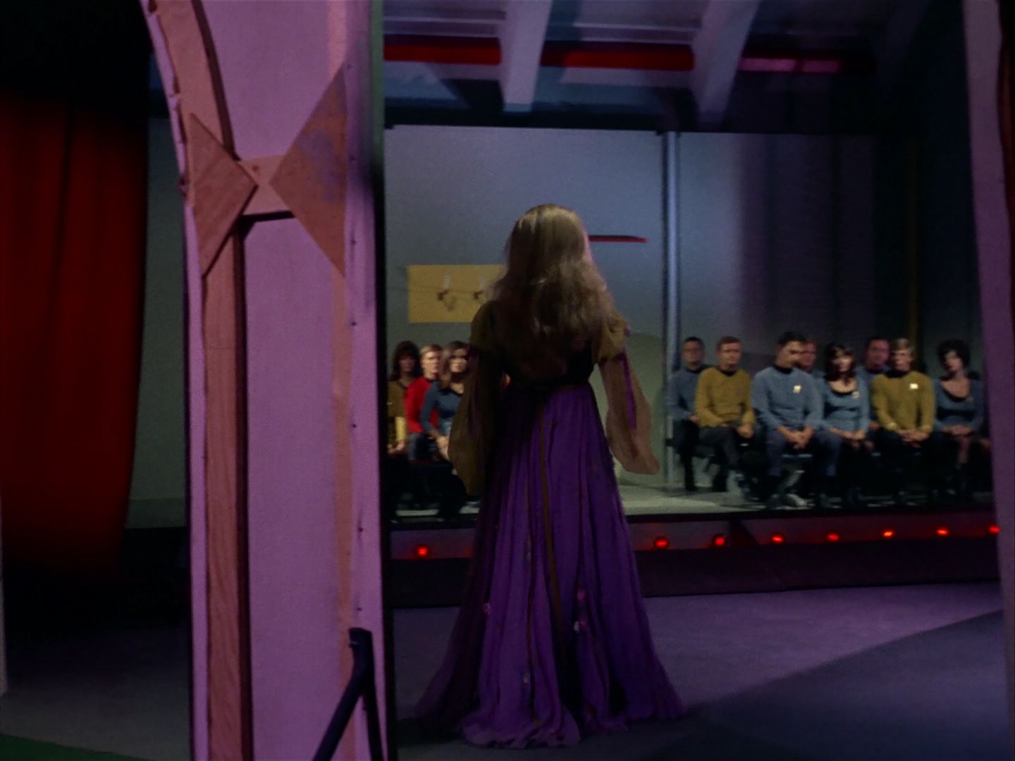 ariane179254_StarTrek_1x13_TheConscienceOfTheKing_2759.jpg