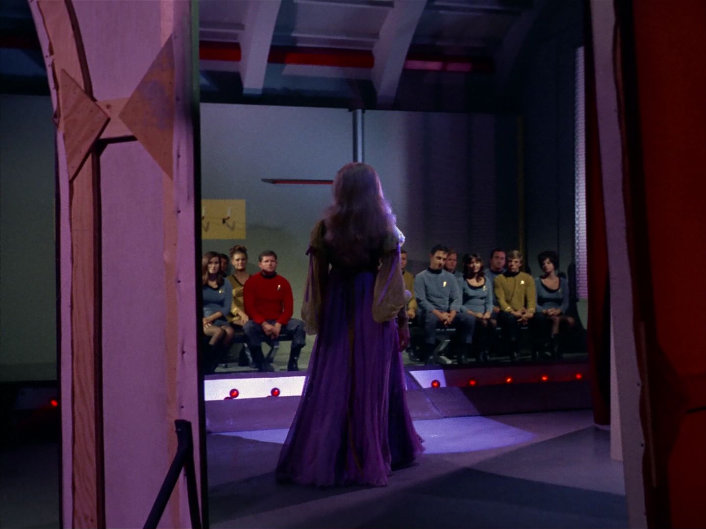 ariane179254_StarTrek_1x13_TheConscienceOfTheKing_2760.jpg