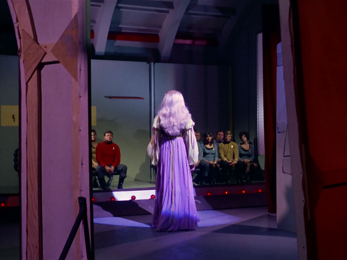 ariane179254_StarTrek_1x13_TheConscienceOfTheKing_2761.jpg