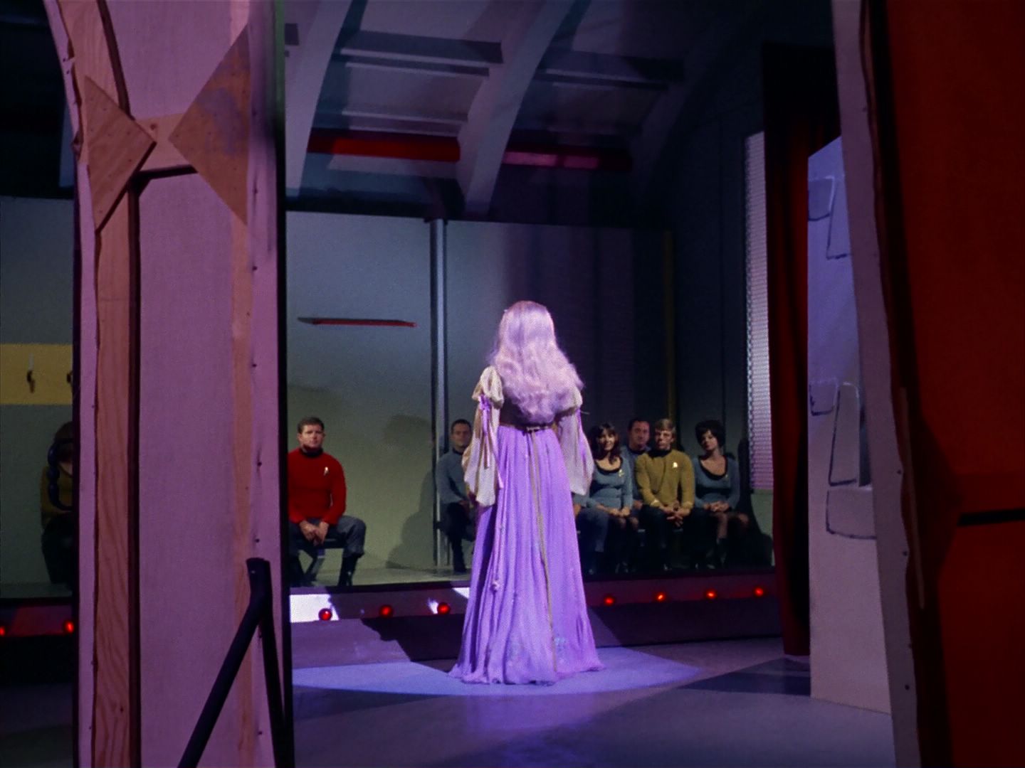 ariane179254_StarTrek_1x13_TheConscienceOfTheKing_2762.jpg