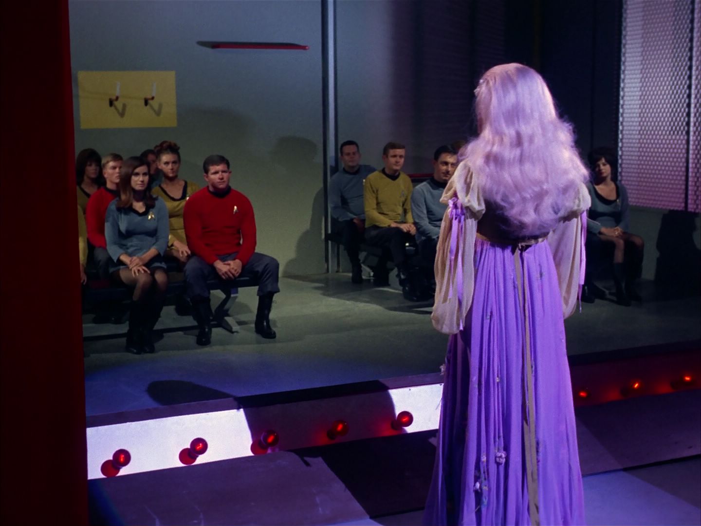 ariane179254_StarTrek_1x13_TheConscienceOfTheKing_2774.jpg