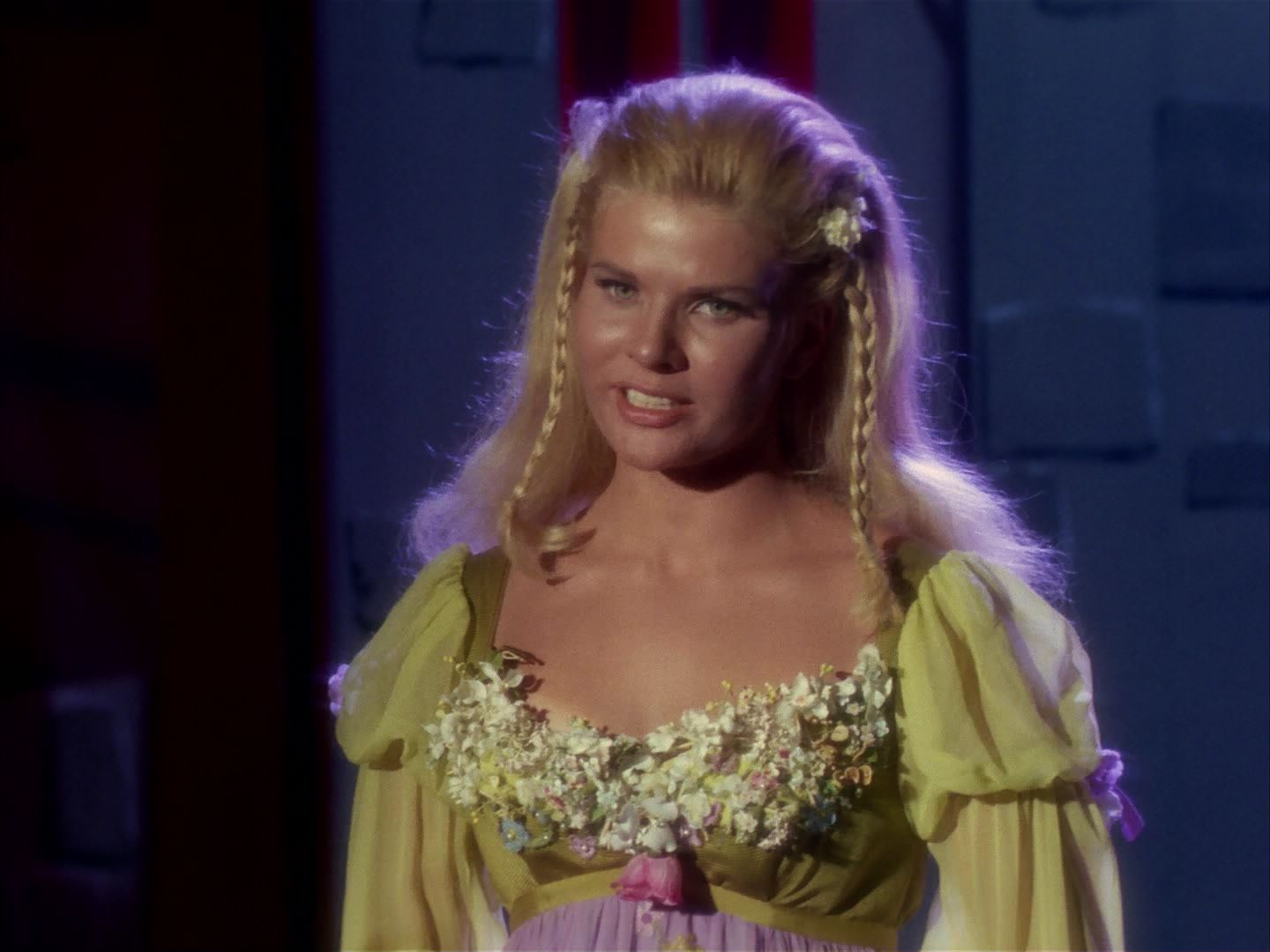 ariane179254_StarTrek_1x13_TheConscienceOfTheKing_2779.jpg