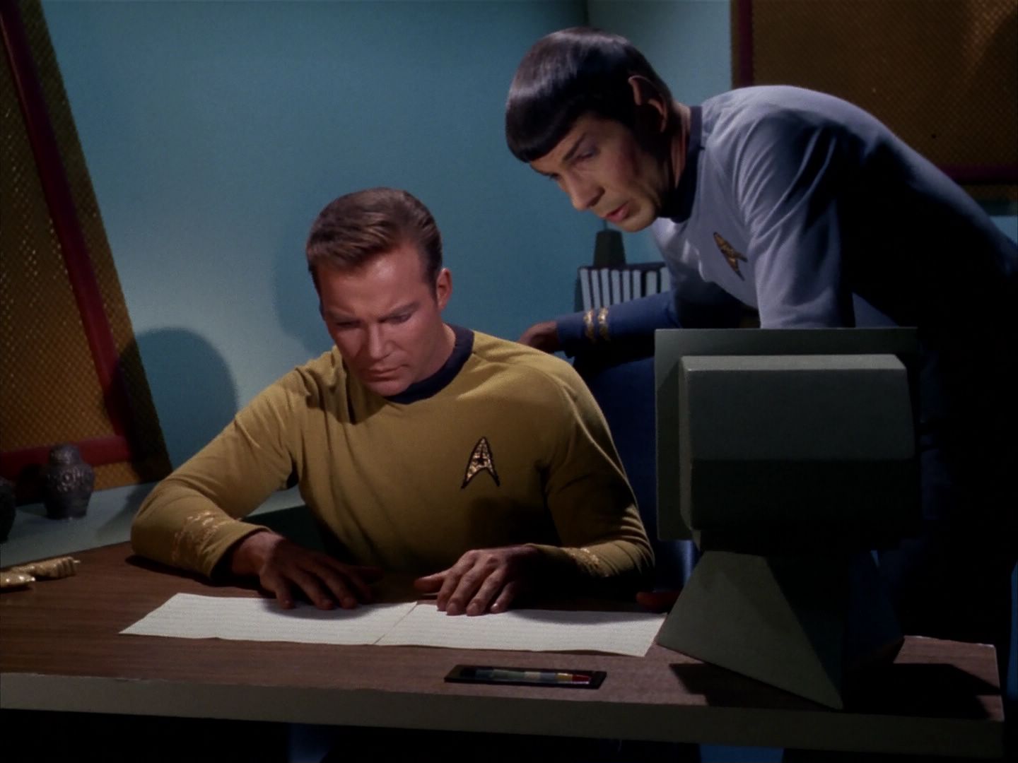 ariane179254_StarTrek_1x13_TheConscienceOfTheKing_2793.jpg