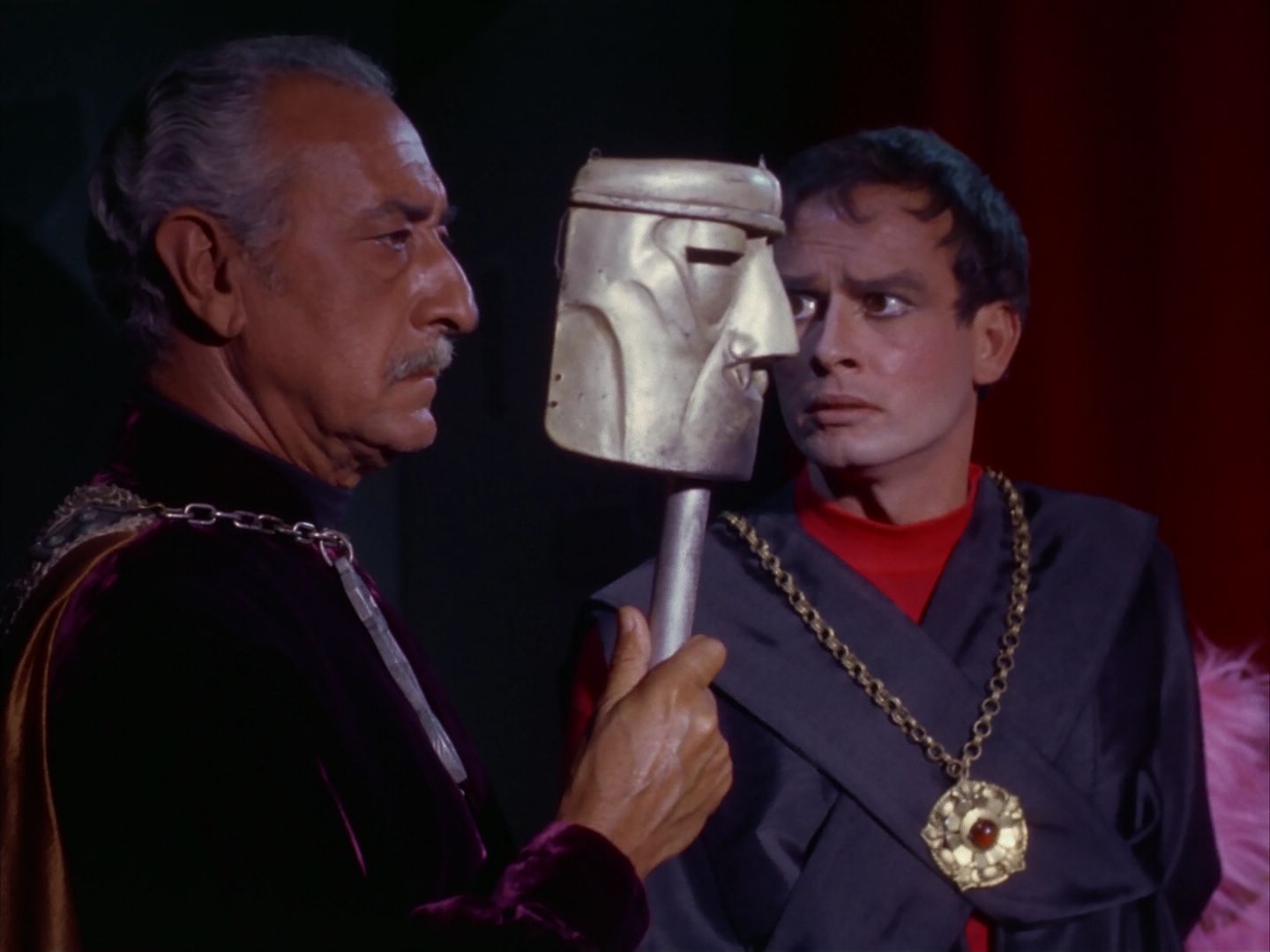 ariane179254_StarTrek_1x13_TheConscienceOfTheKing_2881.jpg