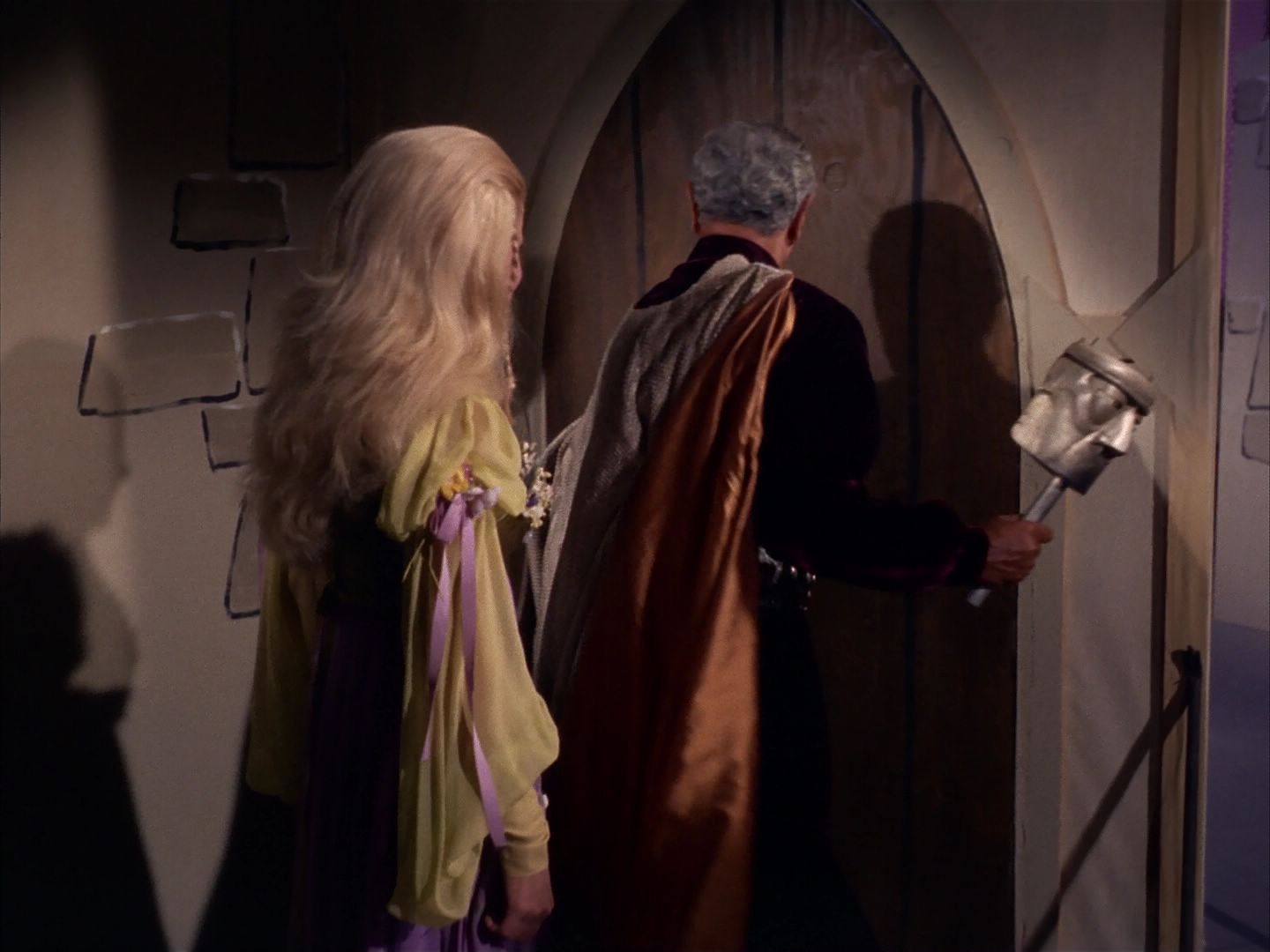 ariane179254_StarTrek_1x13_TheConscienceOfTheKing_2992.jpg