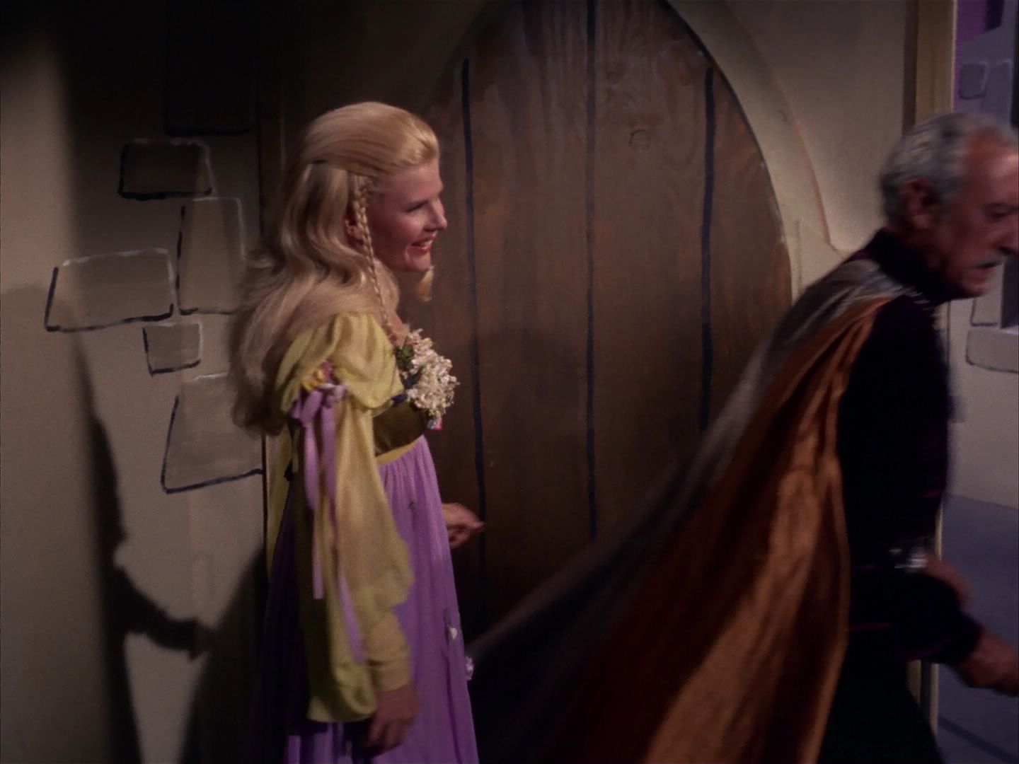 ariane179254_StarTrek_1x13_TheConscienceOfTheKing_2993.jpg