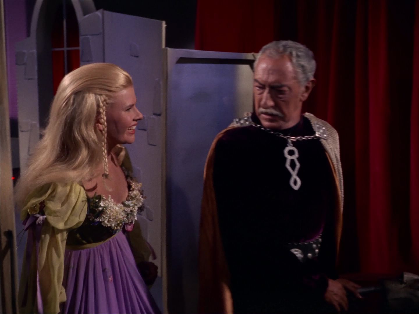 ariane179254_StarTrek_1x13_TheConscienceOfTheKing_2995.jpg