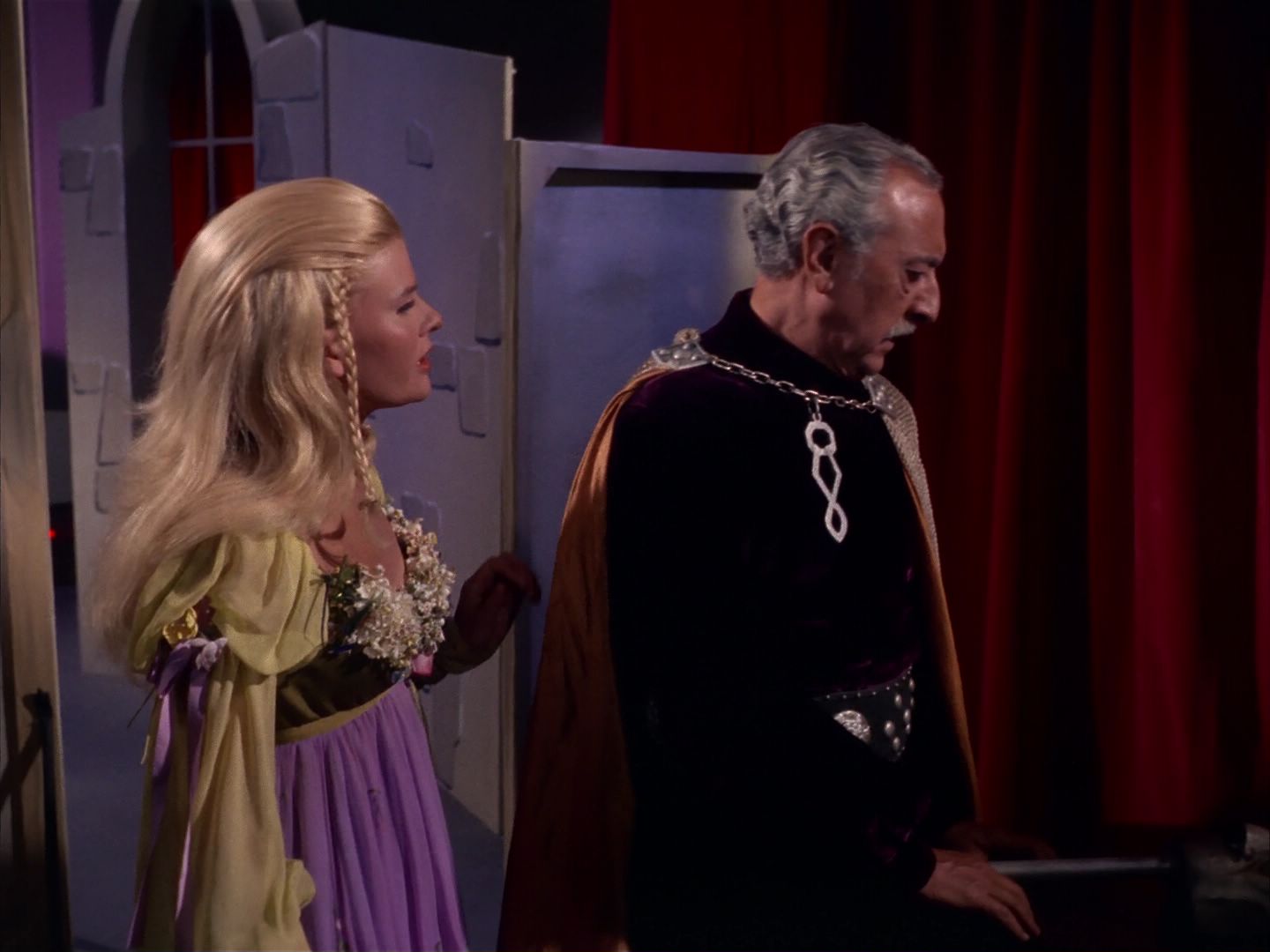ariane179254_StarTrek_1x13_TheConscienceOfTheKing_2997.jpg