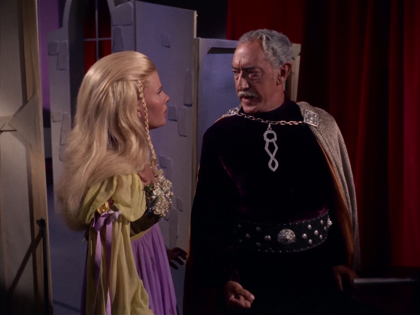 ariane179254_StarTrek_1x13_TheConscienceOfTheKing_3004.jpg