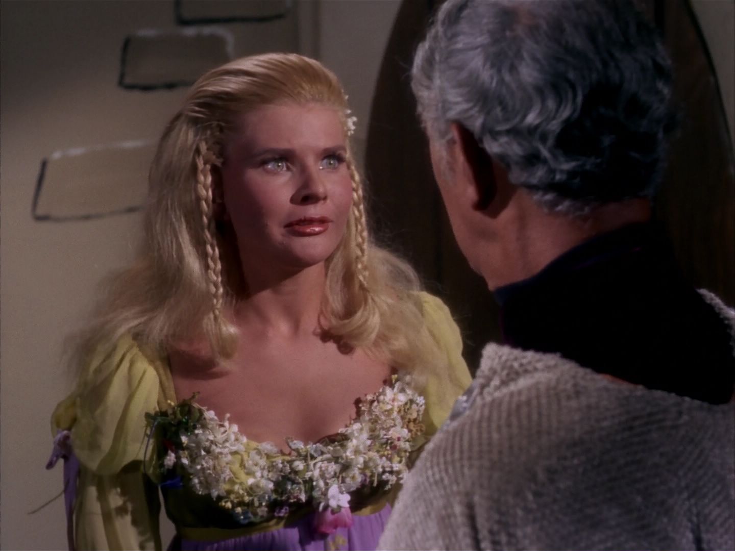 ariane179254_StarTrek_1x13_TheConscienceOfTheKing_3041.jpg