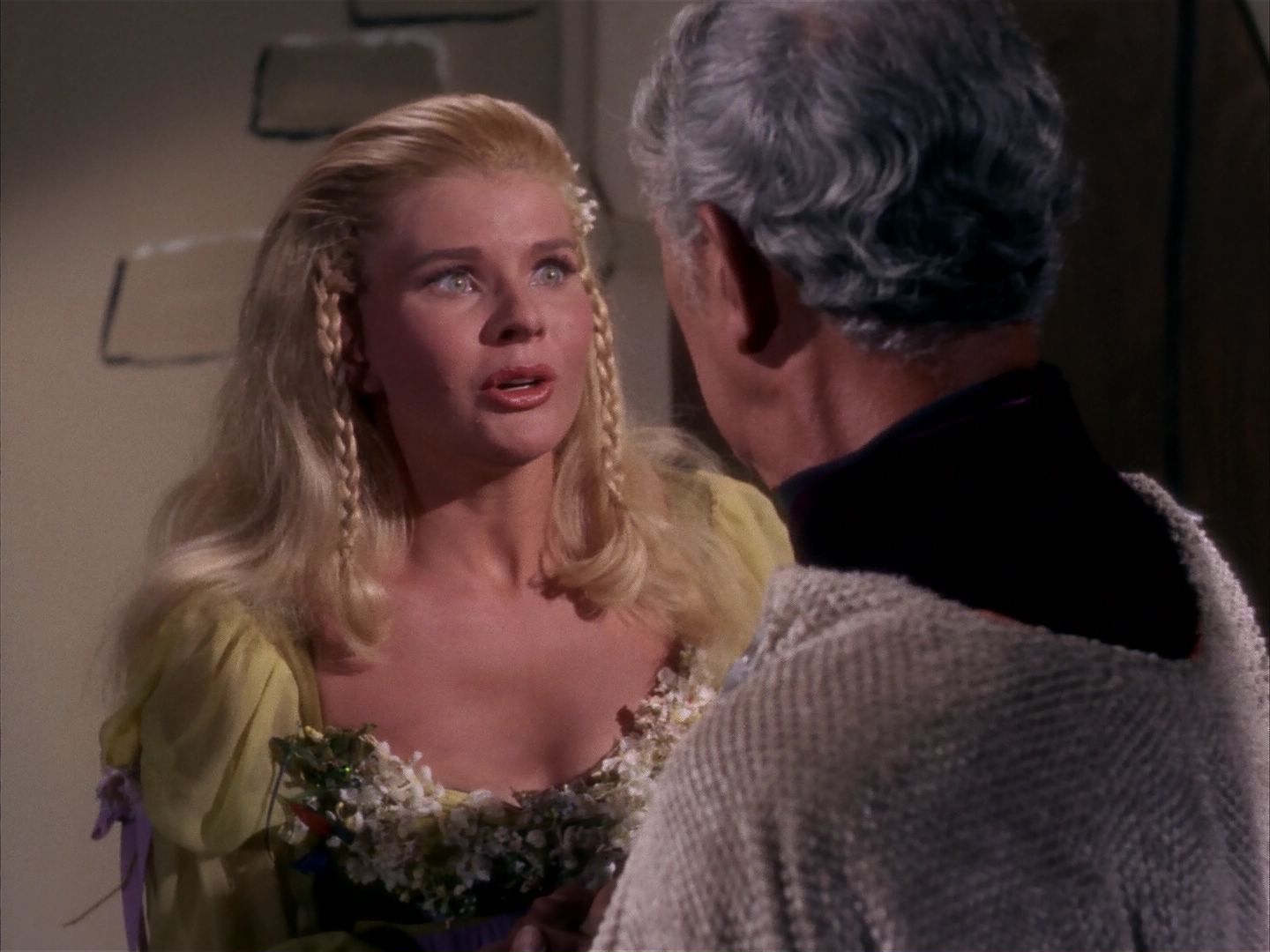 ariane179254_StarTrek_1x13_TheConscienceOfTheKing_3073.jpg