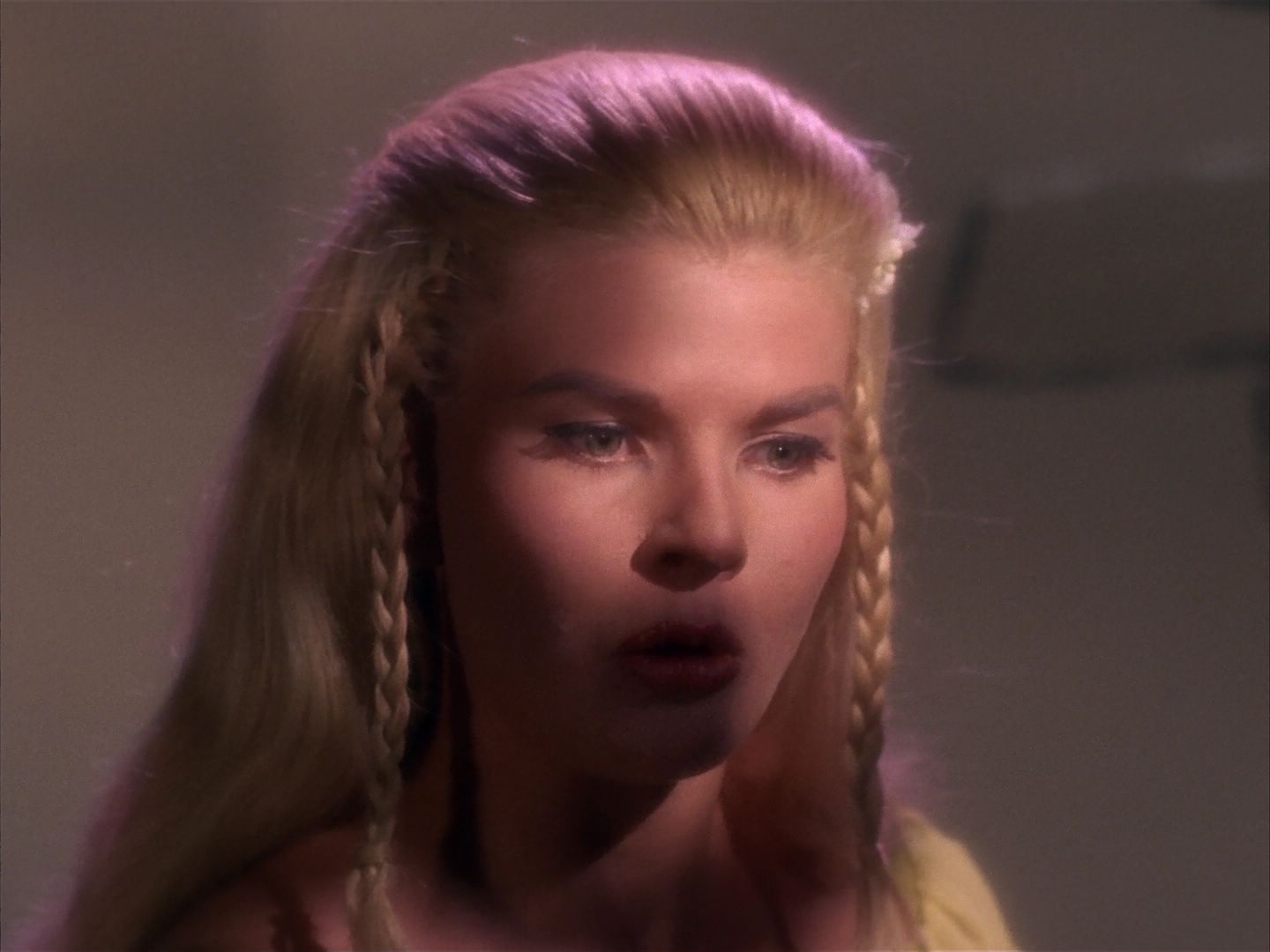 ariane179254_StarTrek_1x13_TheConscienceOfTheKing_3215.jpg