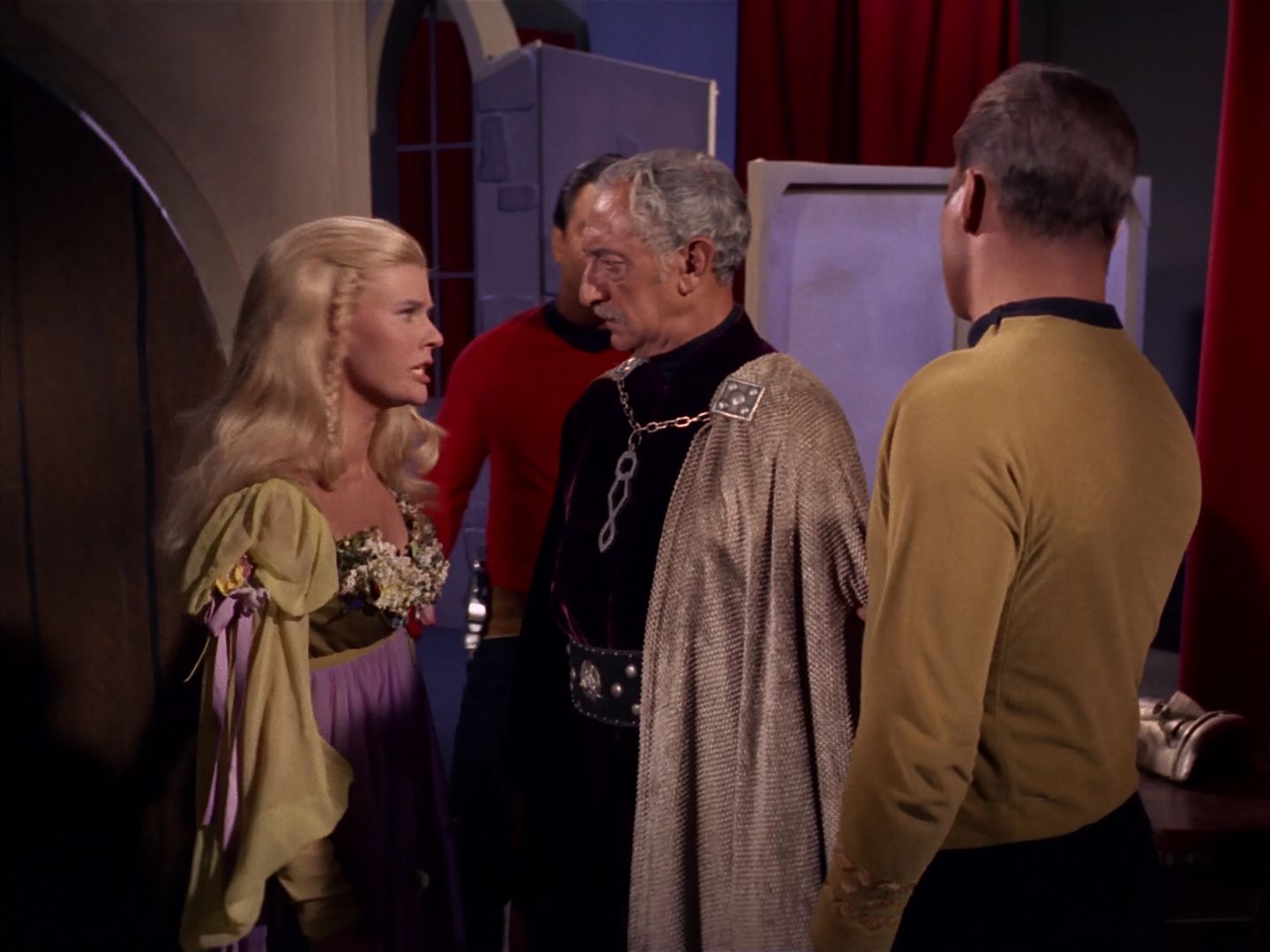 ariane179254_StarTrek_1x13_TheConscienceOfTheKing_3228.jpg
