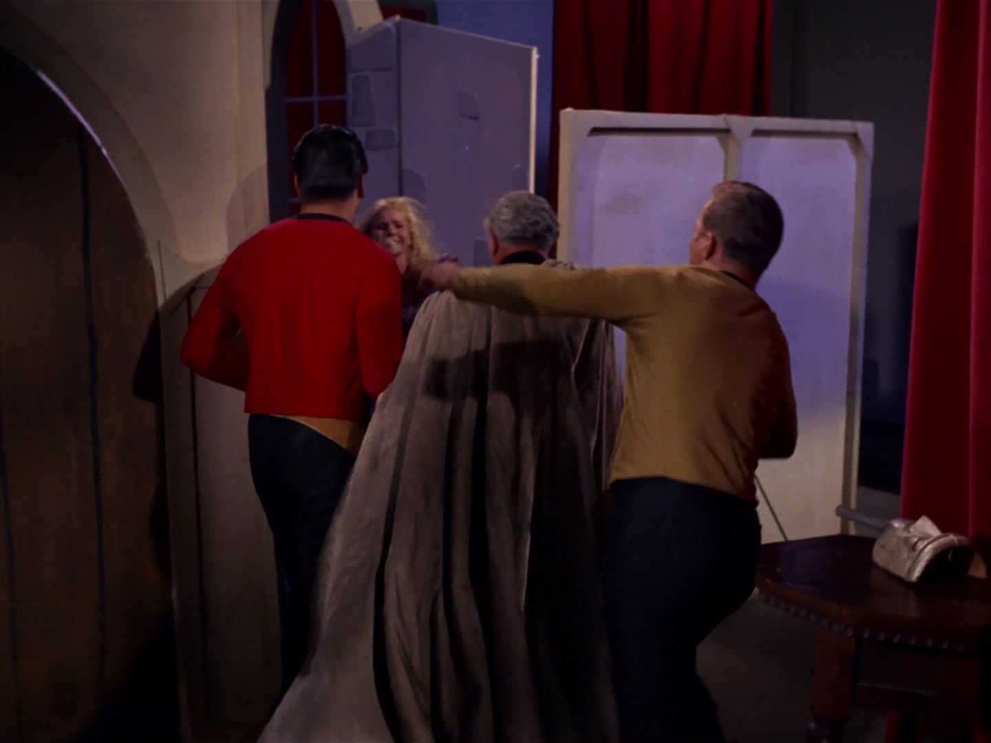 ariane179254_StarTrek_1x13_TheConscienceOfTheKing_3232.jpg