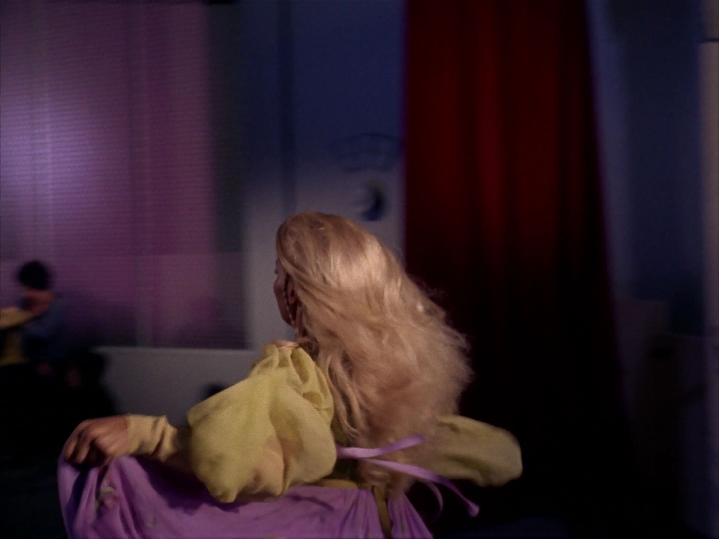 ariane179254_StarTrek_1x13_TheConscienceOfTheKing_3235.jpg
