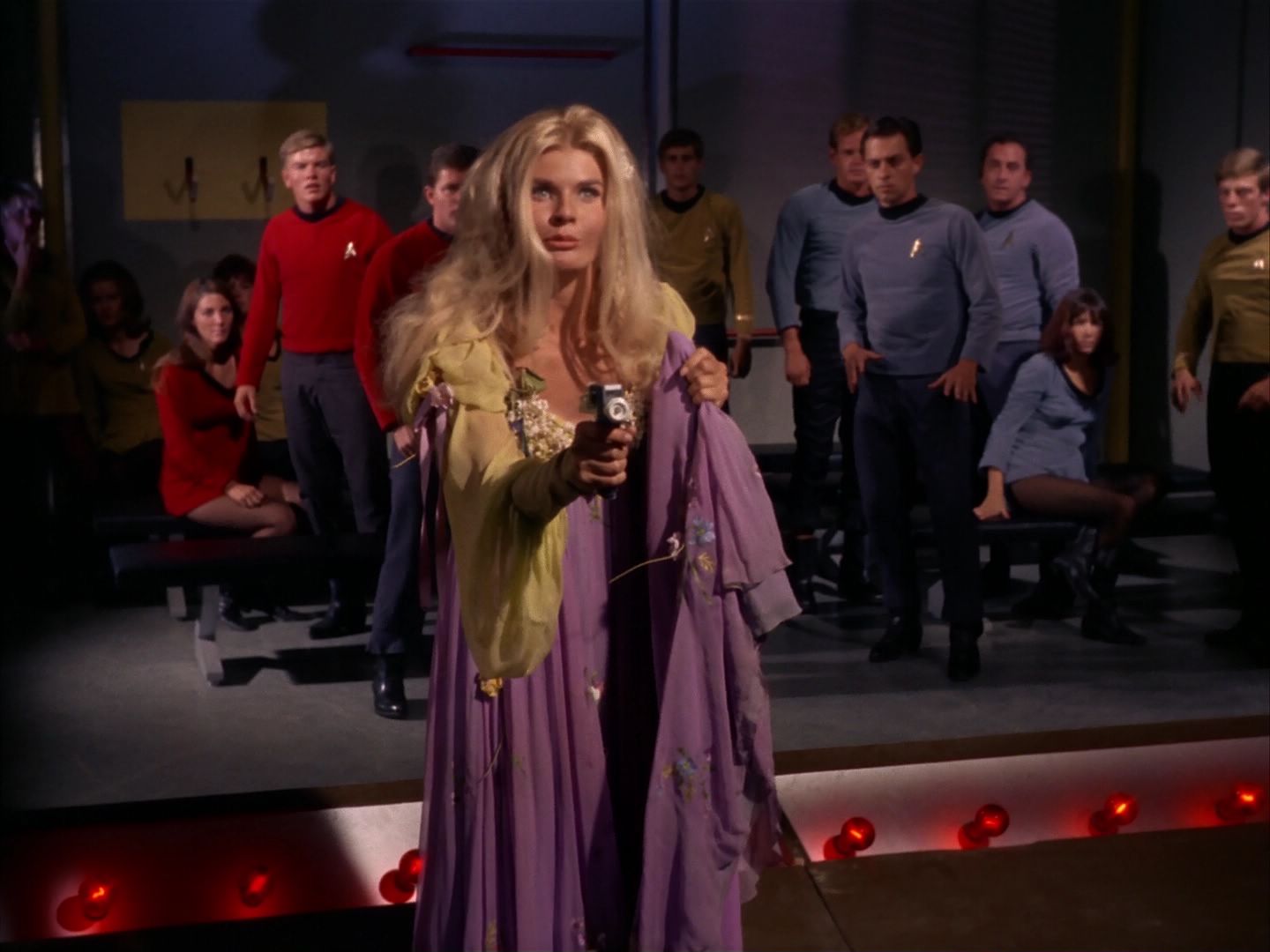 ariane179254_StarTrek_1x13_TheConscienceOfTheKing_3244.jpg