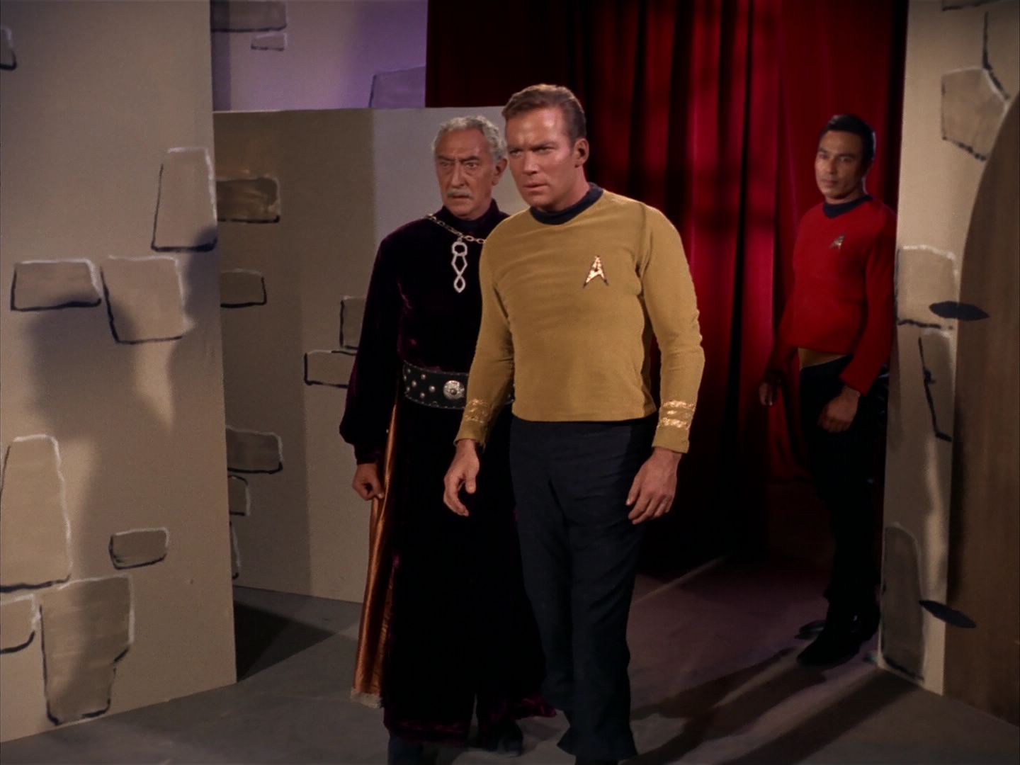 ariane179254_StarTrek_1x13_TheConscienceOfTheKing_3259.jpg