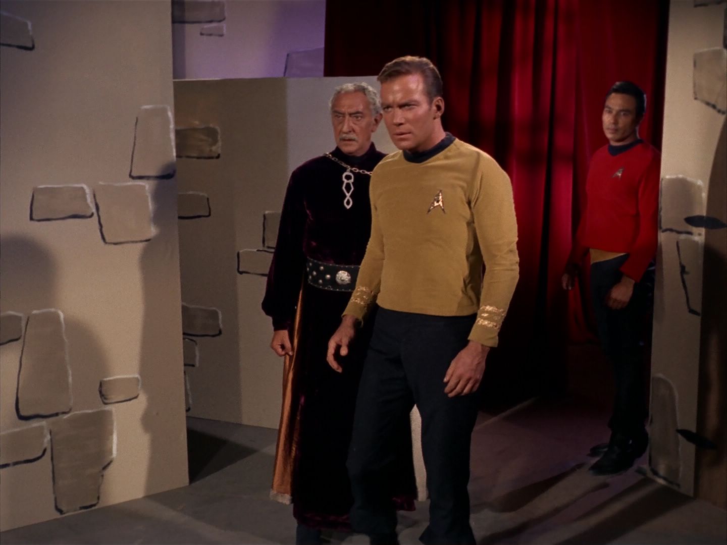 ariane179254_StarTrek_1x13_TheConscienceOfTheKing_3260.jpg