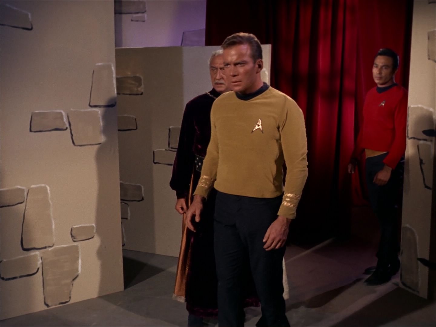 ariane179254_StarTrek_1x13_TheConscienceOfTheKing_3261.jpg