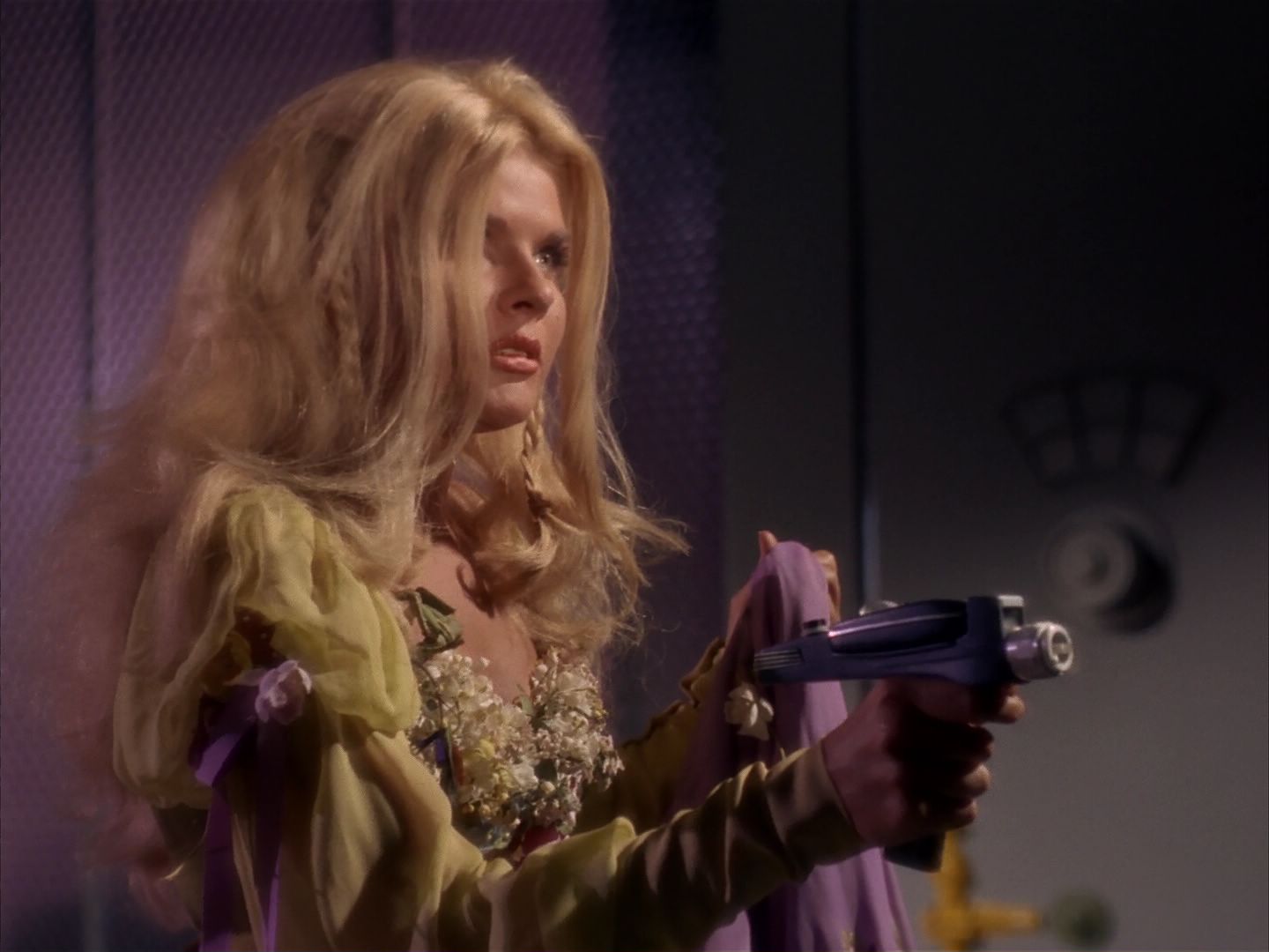 ariane179254_StarTrek_1x13_TheConscienceOfTheKing_3271.jpg