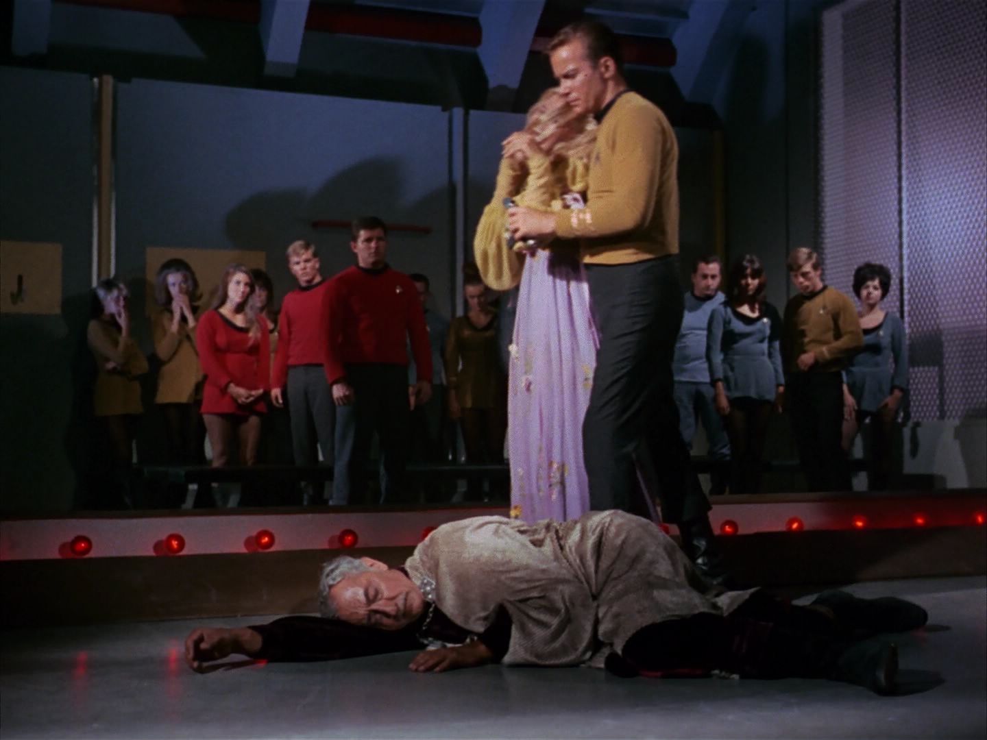 ariane179254_StarTrek_1x13_TheConscienceOfTheKing_3384.jpg