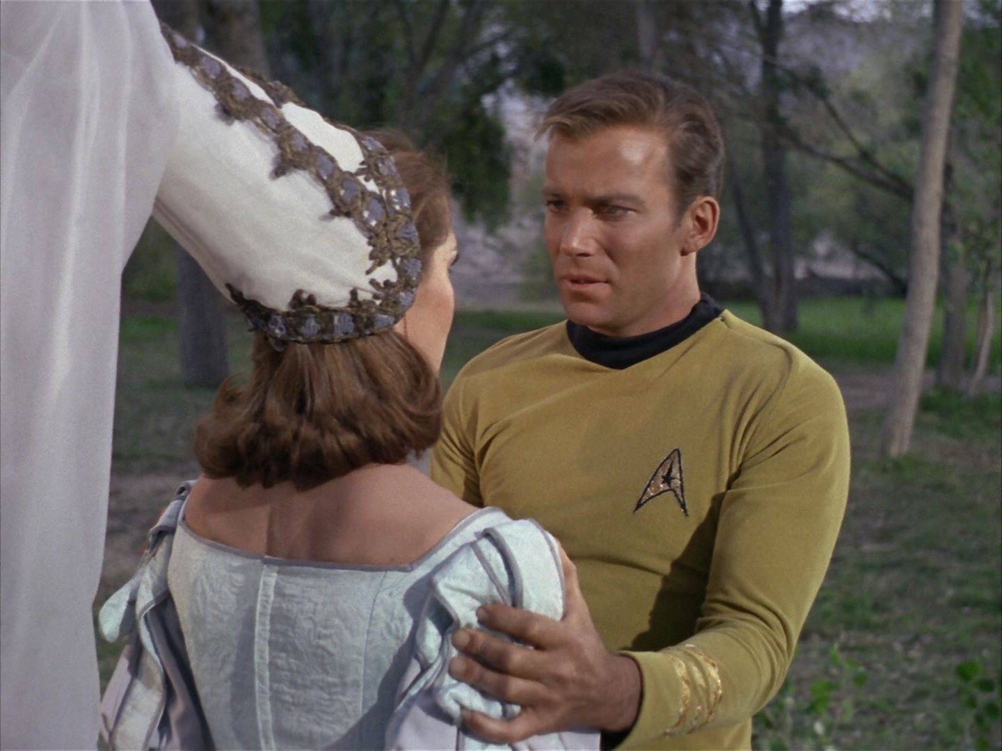 ariane179254_StarTrek_1x15_ShoreLeave_2260.jpg