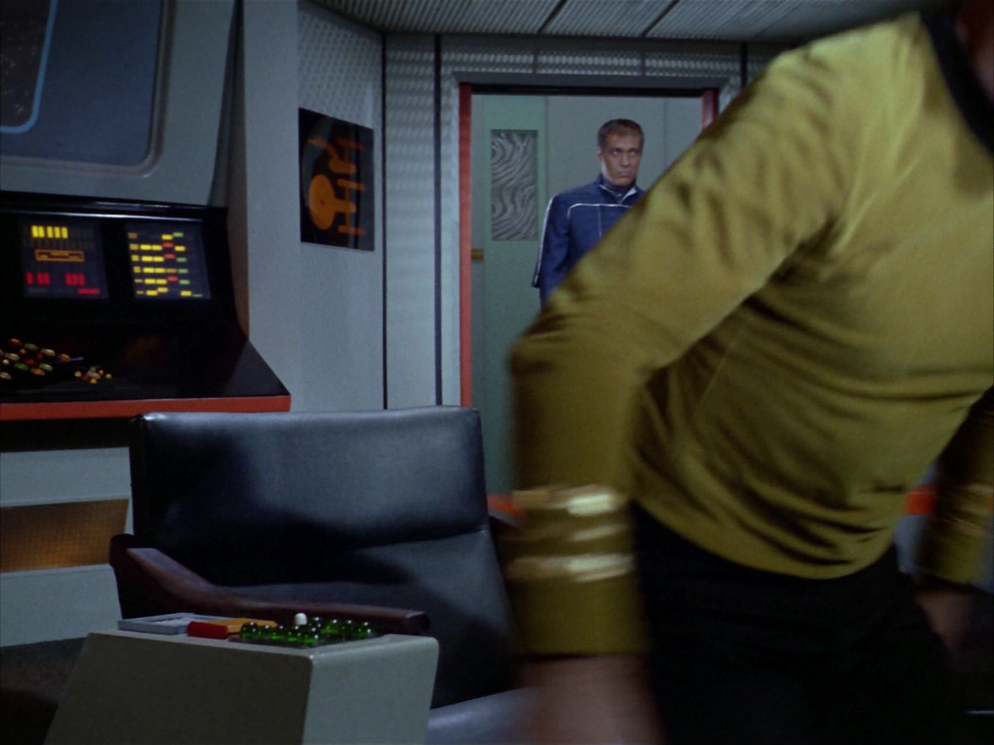 ariane179254_StarTrek_1x16_TheGalileoSeven_0039.jpg