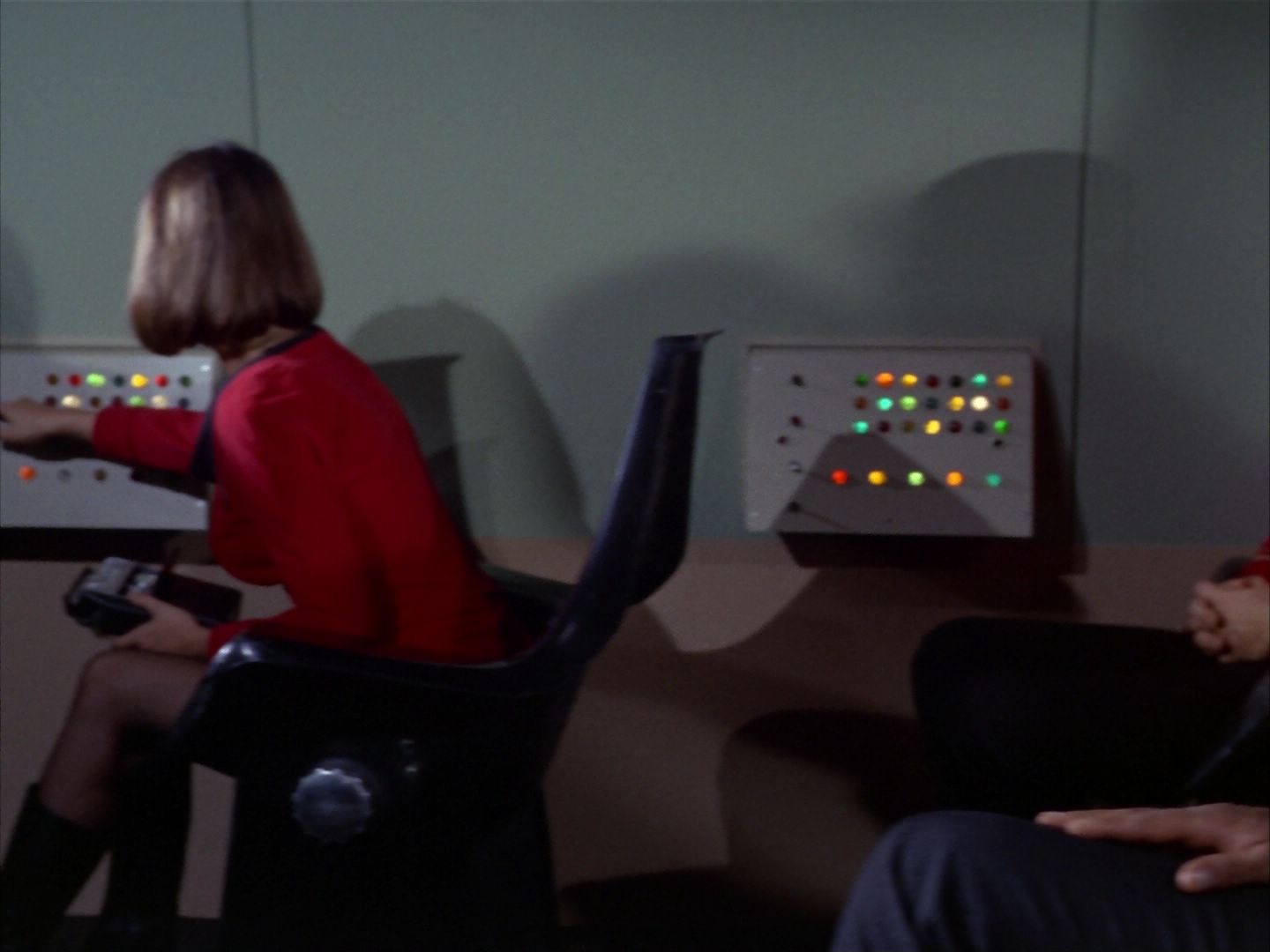 ariane179254_StarTrek_1x16_TheGalileoSeven_0150.jpg