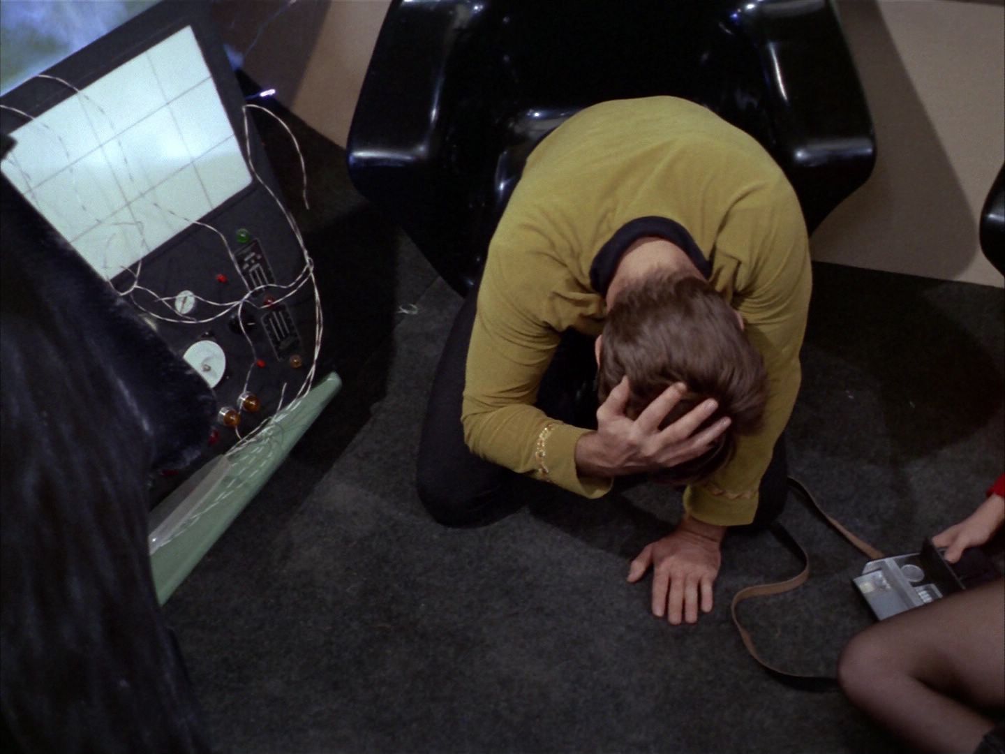 ariane179254_StarTrek_1x16_TheGalileoSeven_0442.jpg