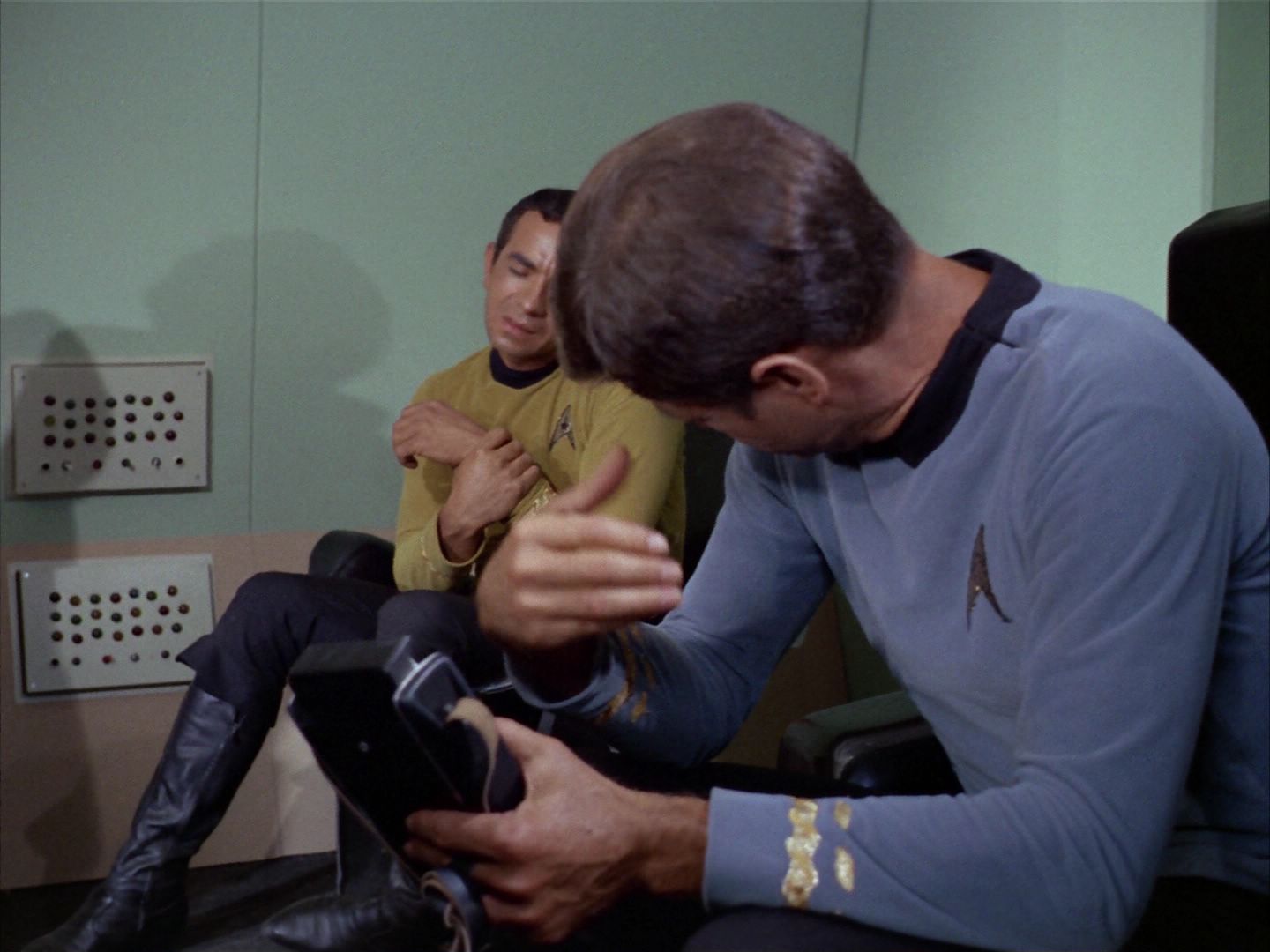 ariane179254_StarTrek_1x16_TheGalileoSeven_0455.jpg