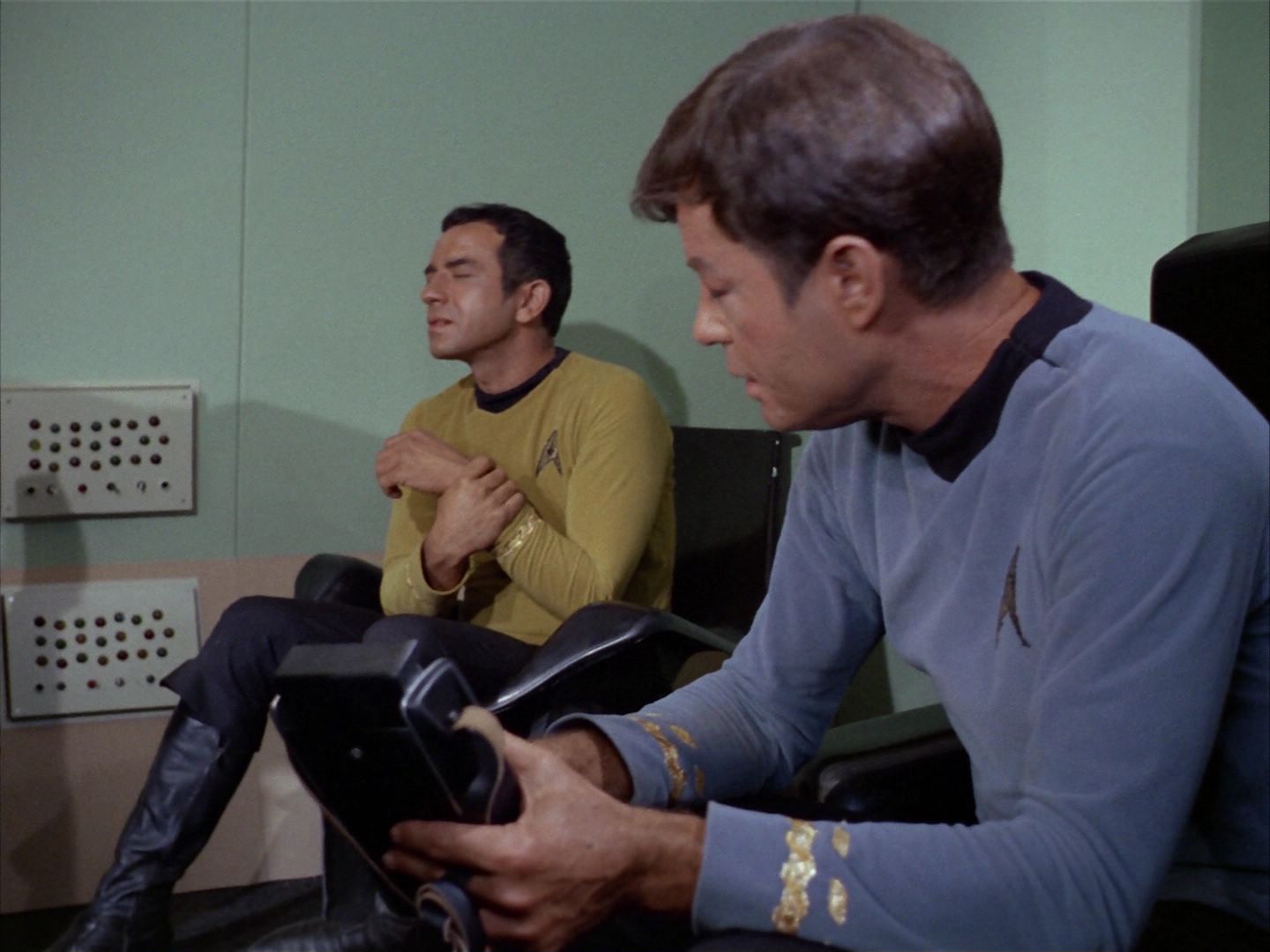 ariane179254_StarTrek_1x16_TheGalileoSeven_0458.jpg