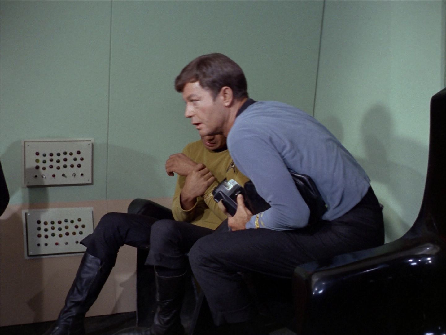 ariane179254_StarTrek_1x16_TheGalileoSeven_0464.jpg